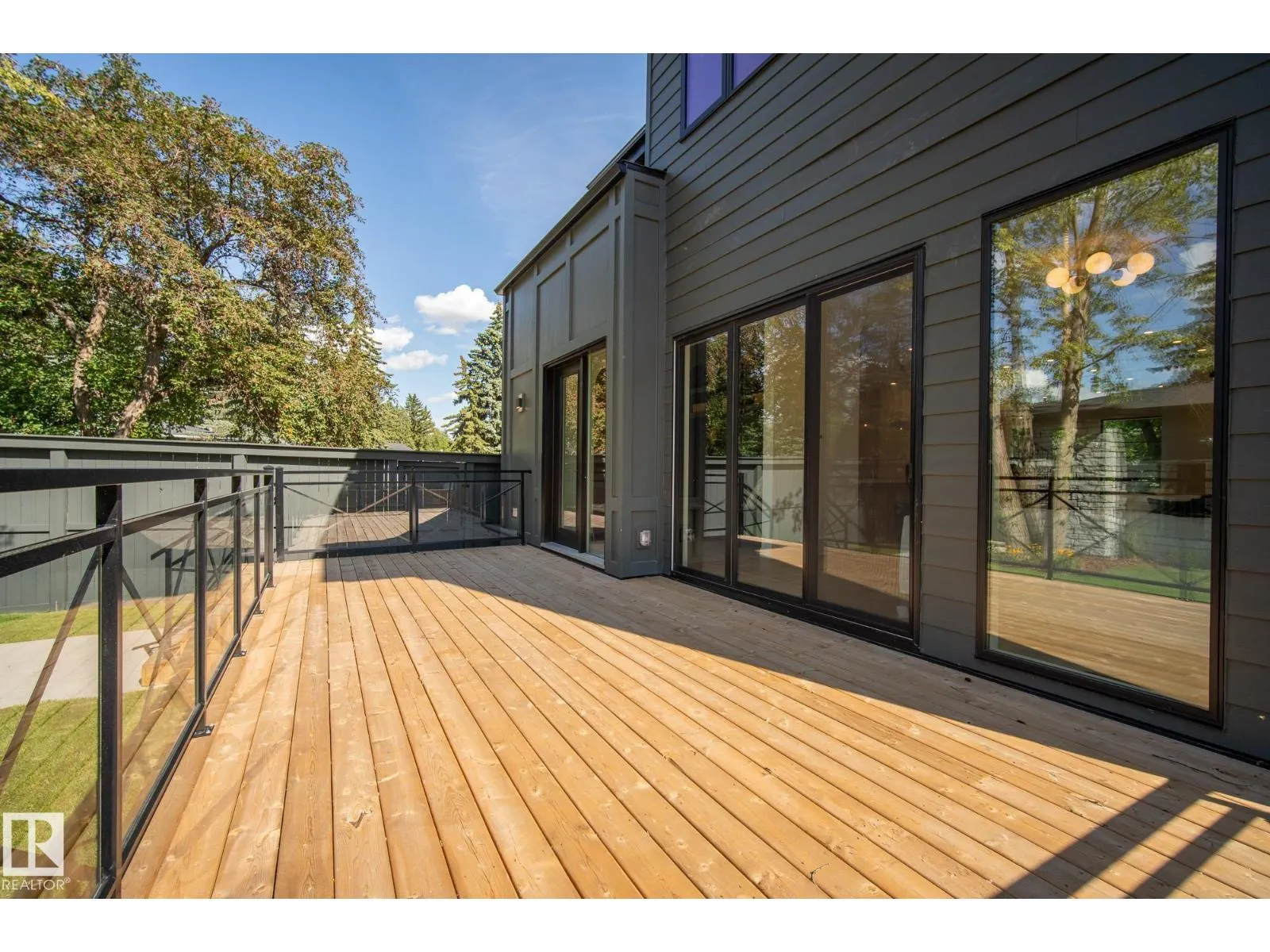 13804 85 AV NW