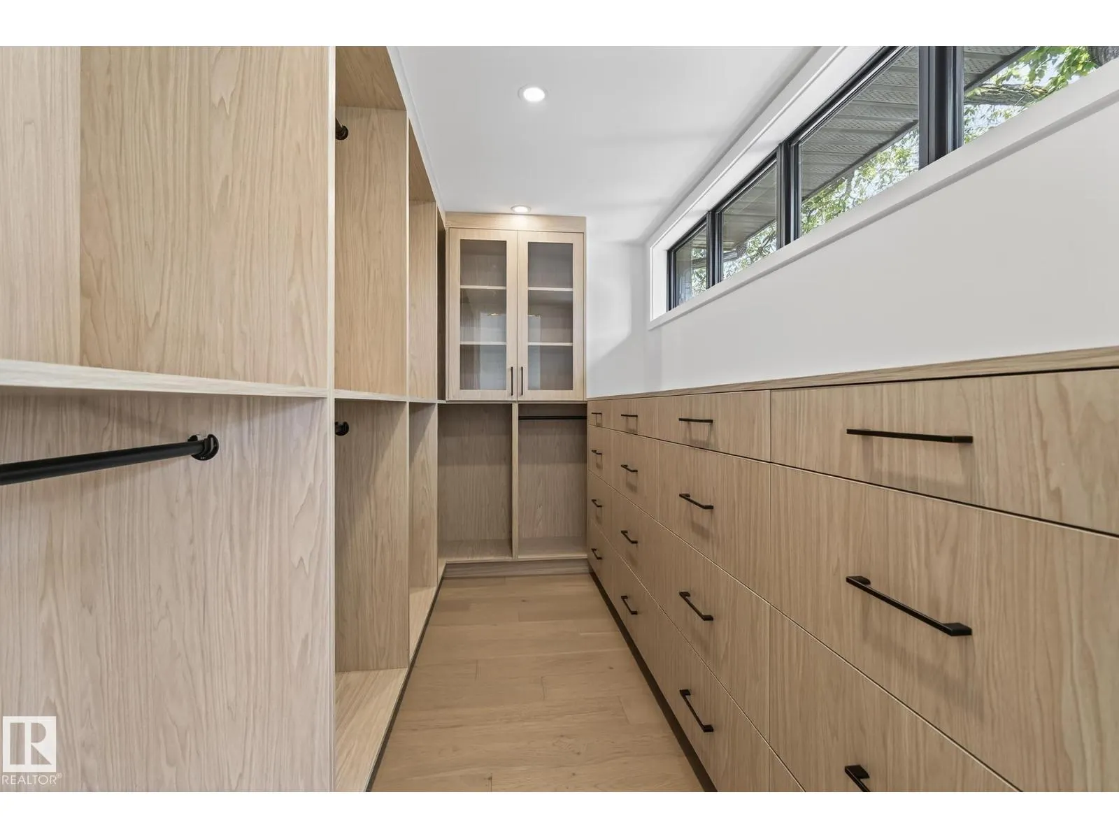 13804 85 AV NW