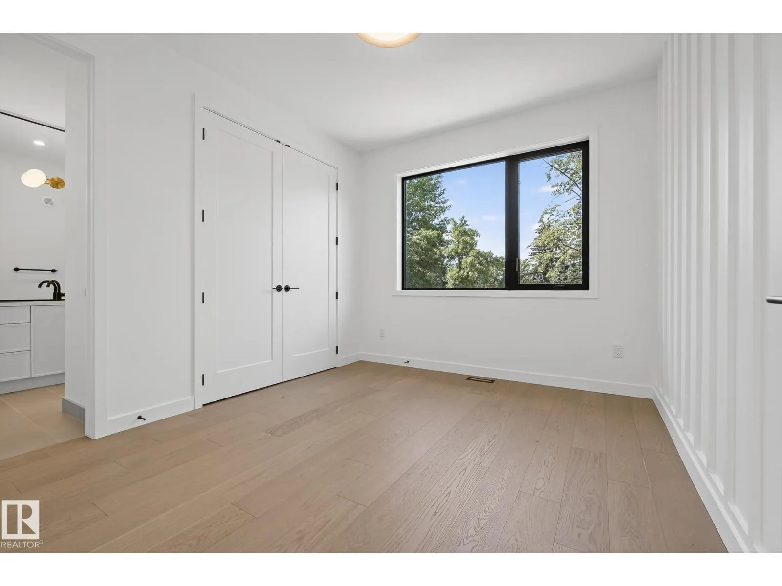 13804 85 AV NW