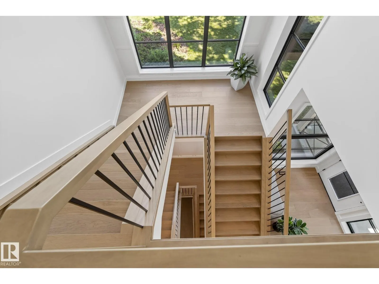 13804 85 AV NW