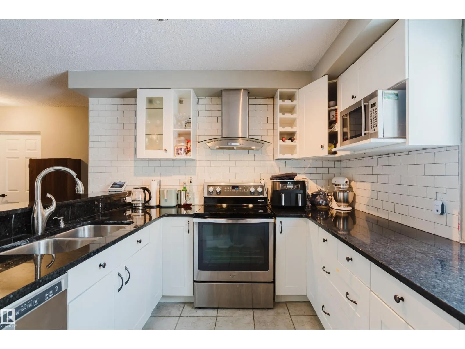 14632 95 AV NW