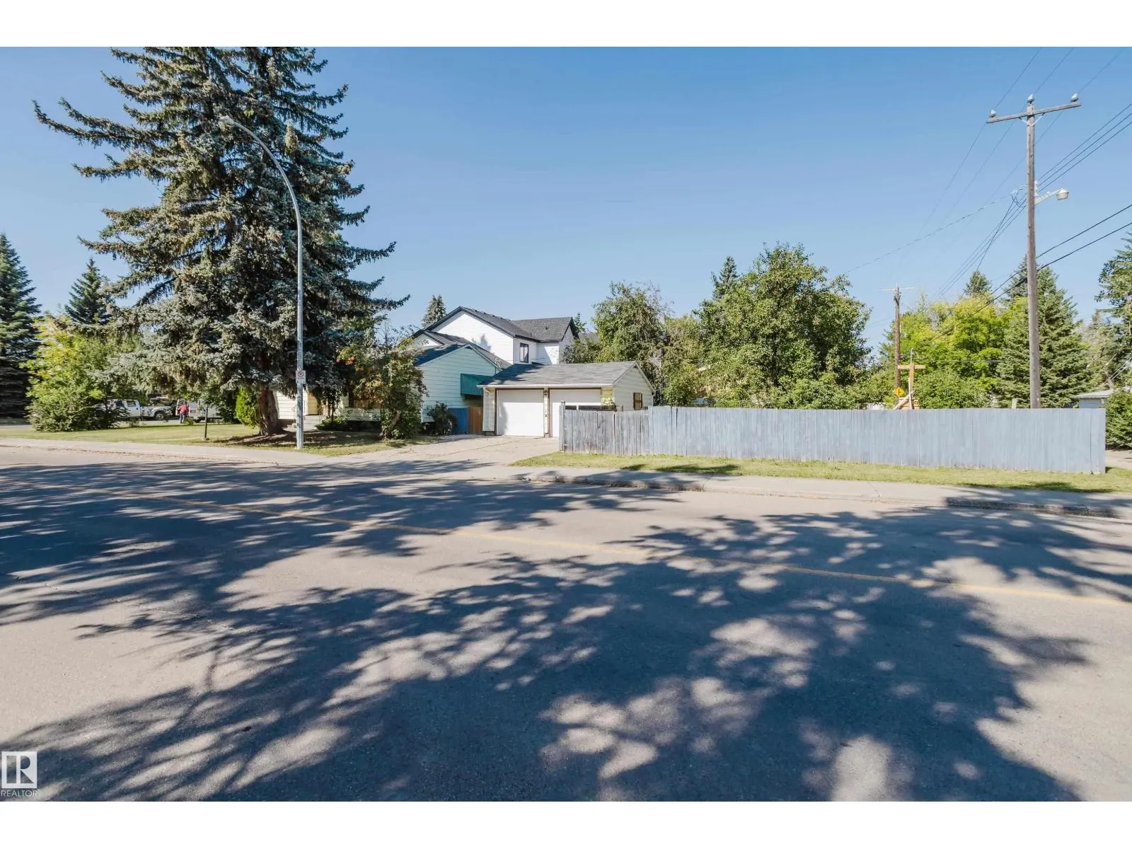 14632 95 AV NW