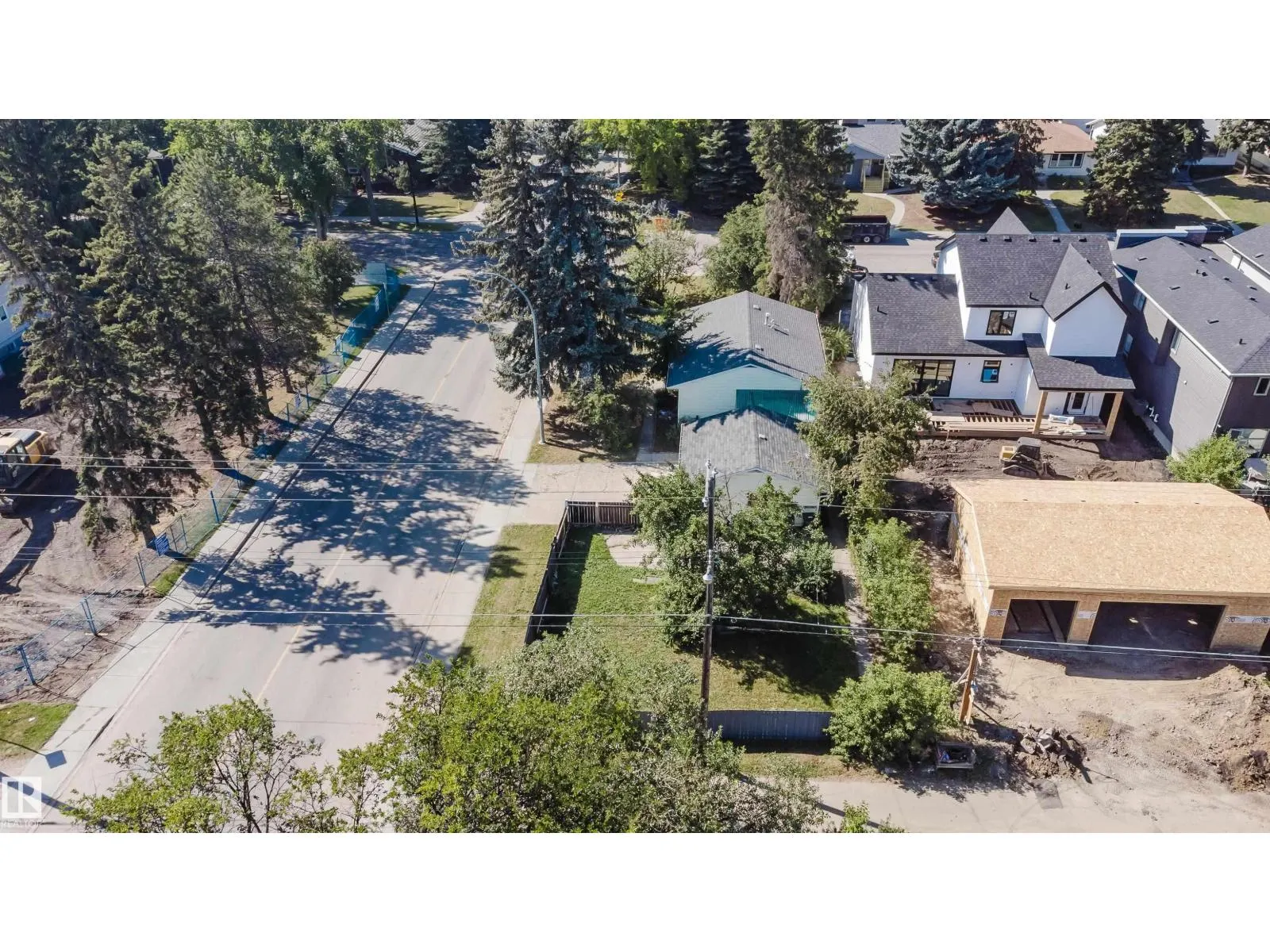 14632 95 AV NW