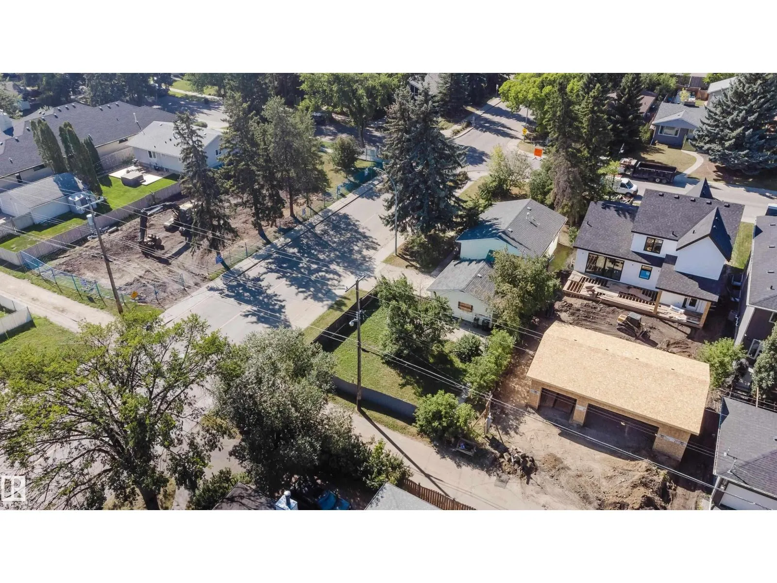 14632 95 AV NW