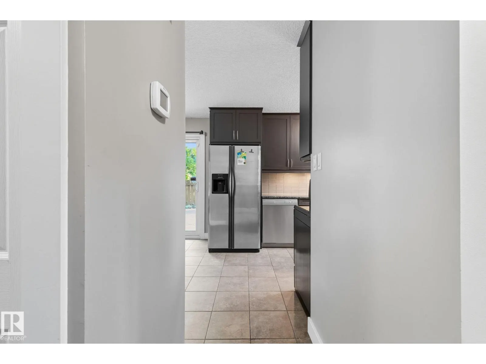 7013 32 AV NW