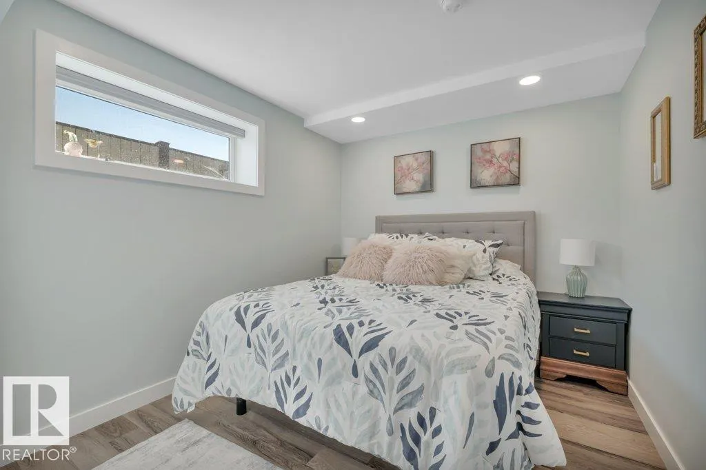 78 SANDALWOOD PL