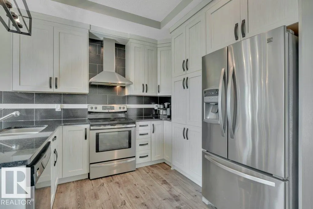 78 SANDALWOOD PL