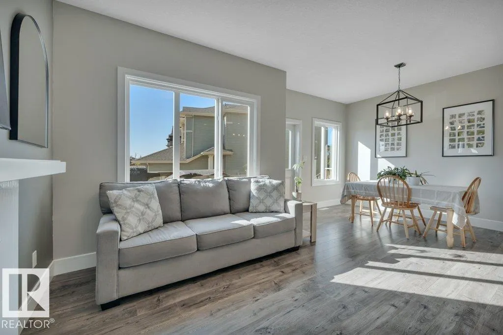 78 SANDALWOOD PL