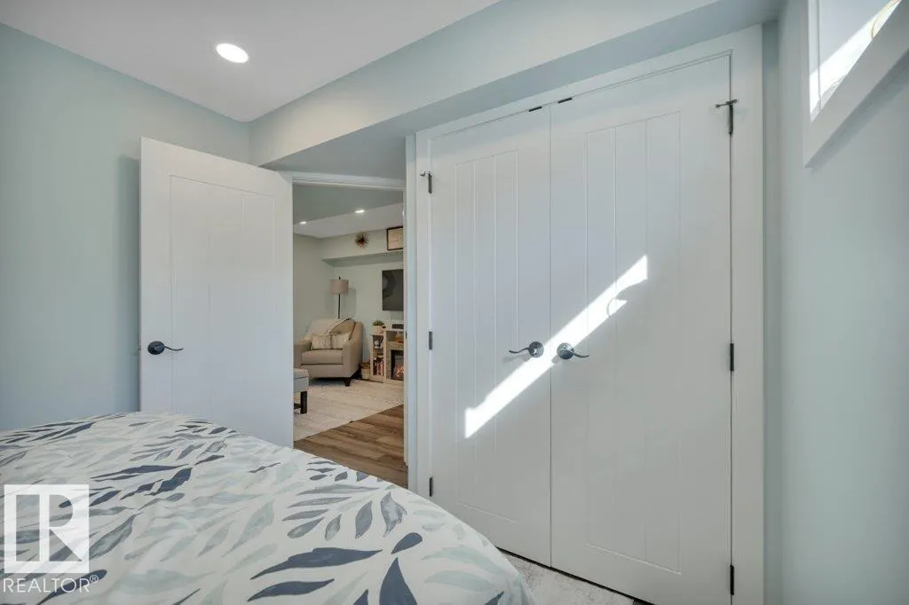 78 SANDALWOOD PL