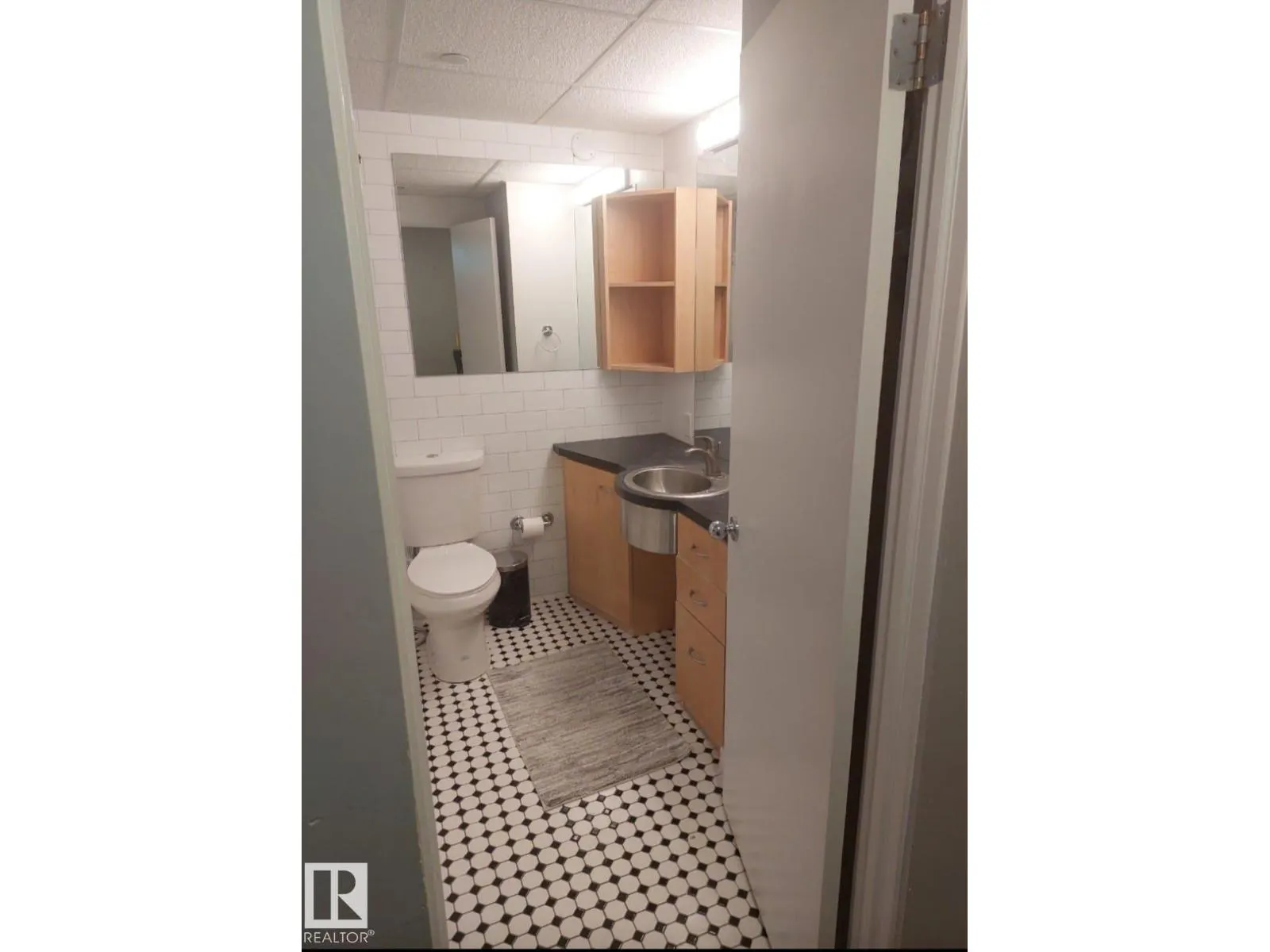 #307 10134 100 ST NW
