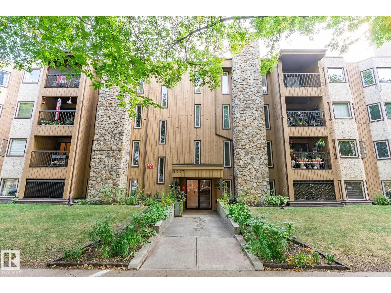 #305 10171 119 ST NW