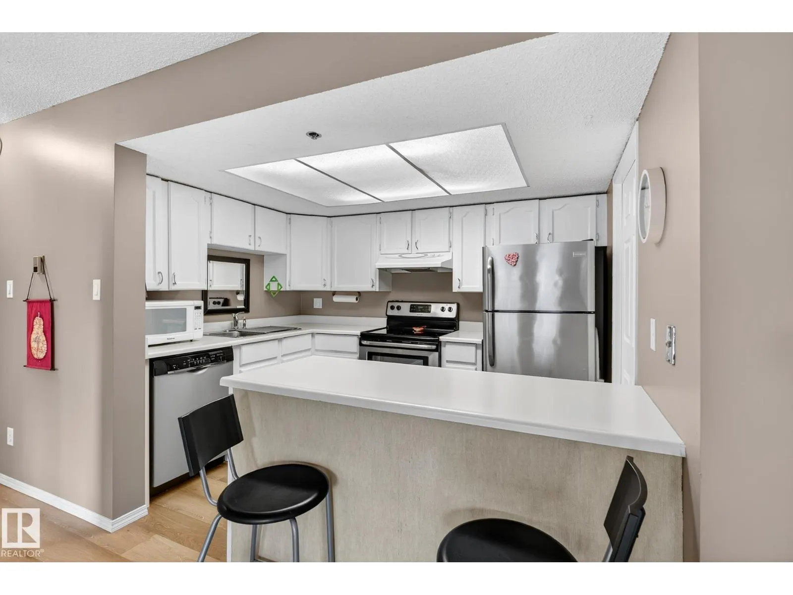 #305 10171 119 ST NW