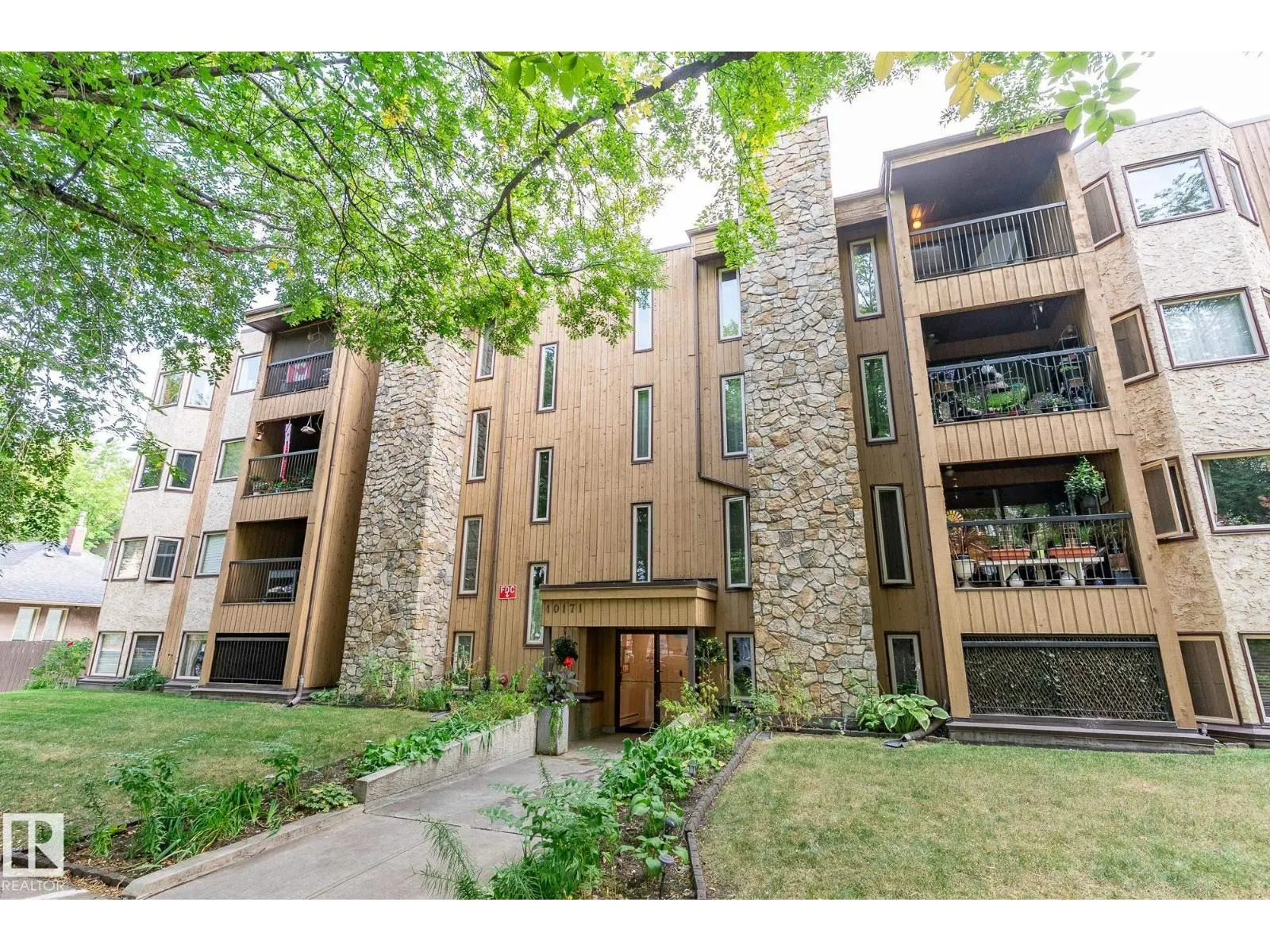 #305 10171 119 ST NW