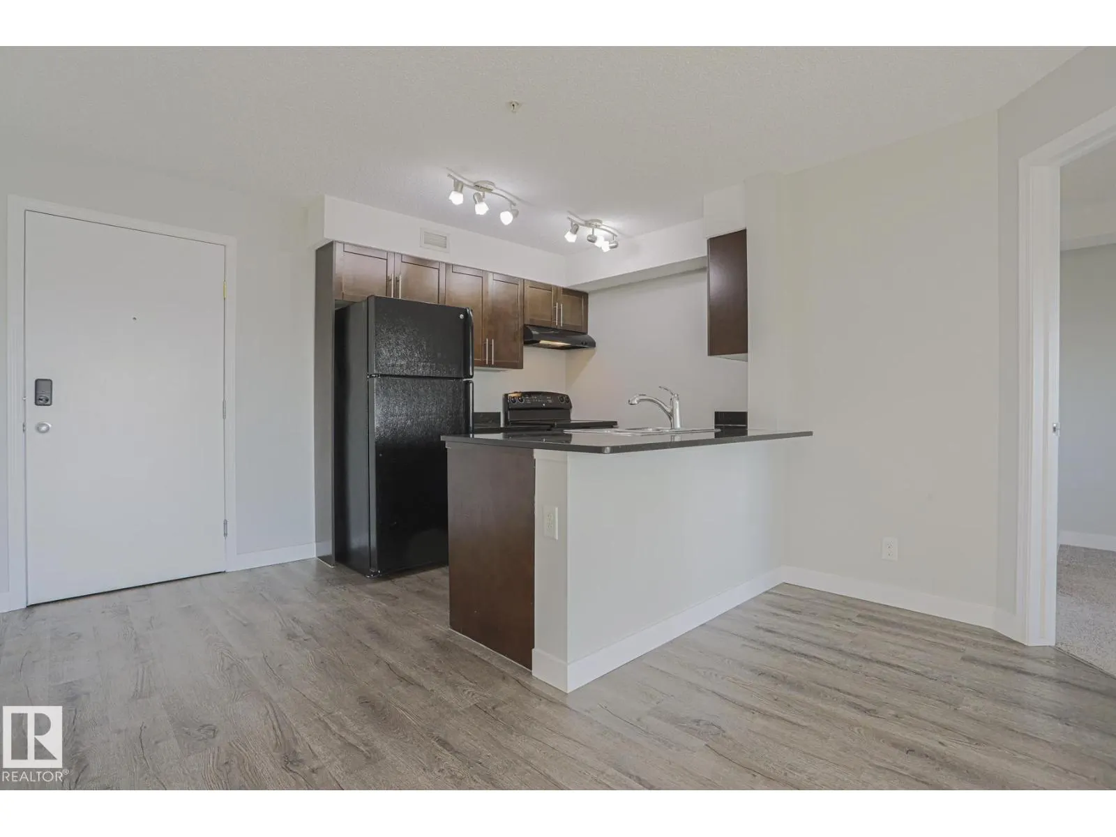 #314 11808 22 AV SW SW