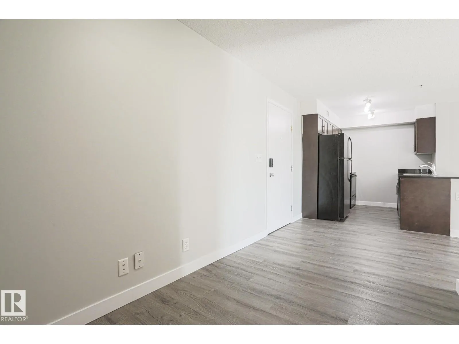 #314 11808 22 AV SW SW