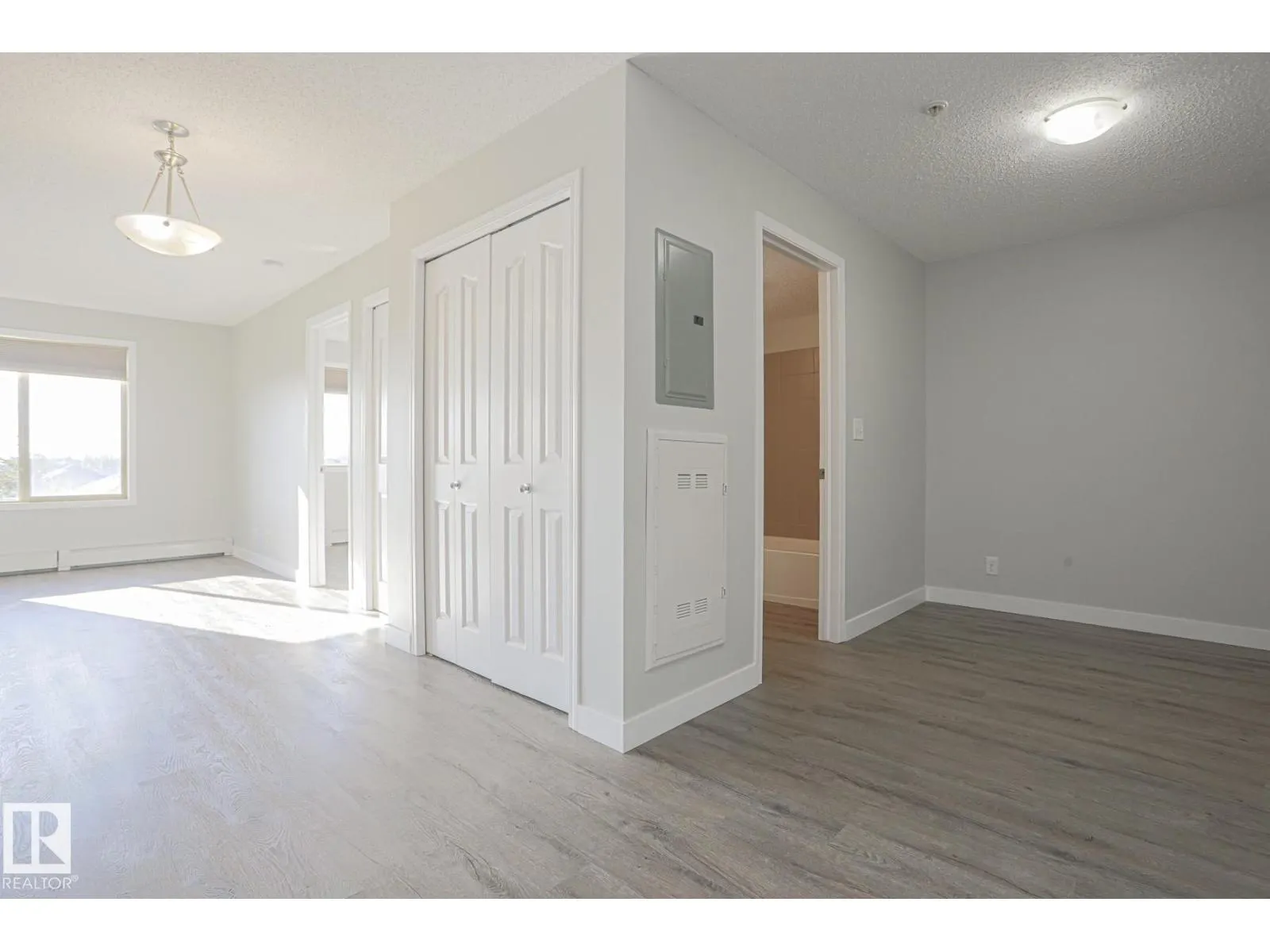 #314 11808 22 AV SW SW