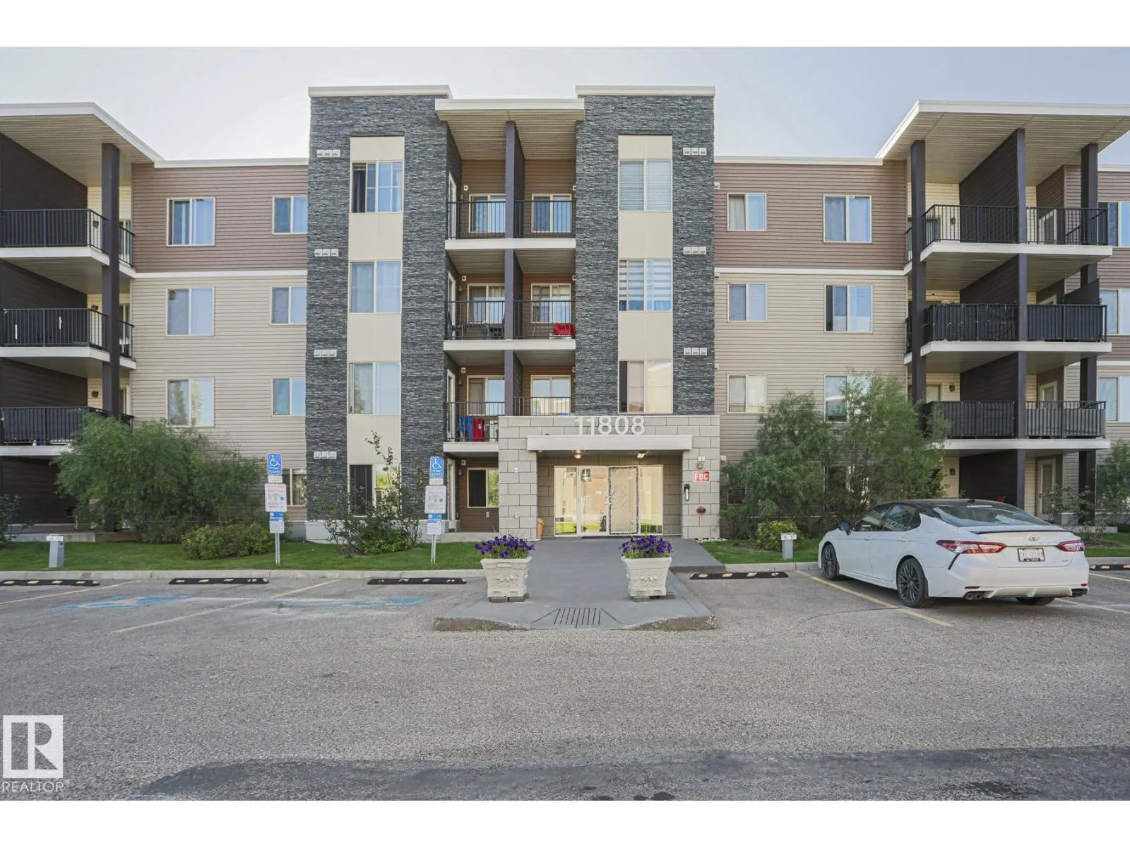#314 11808 22 AV SW SW