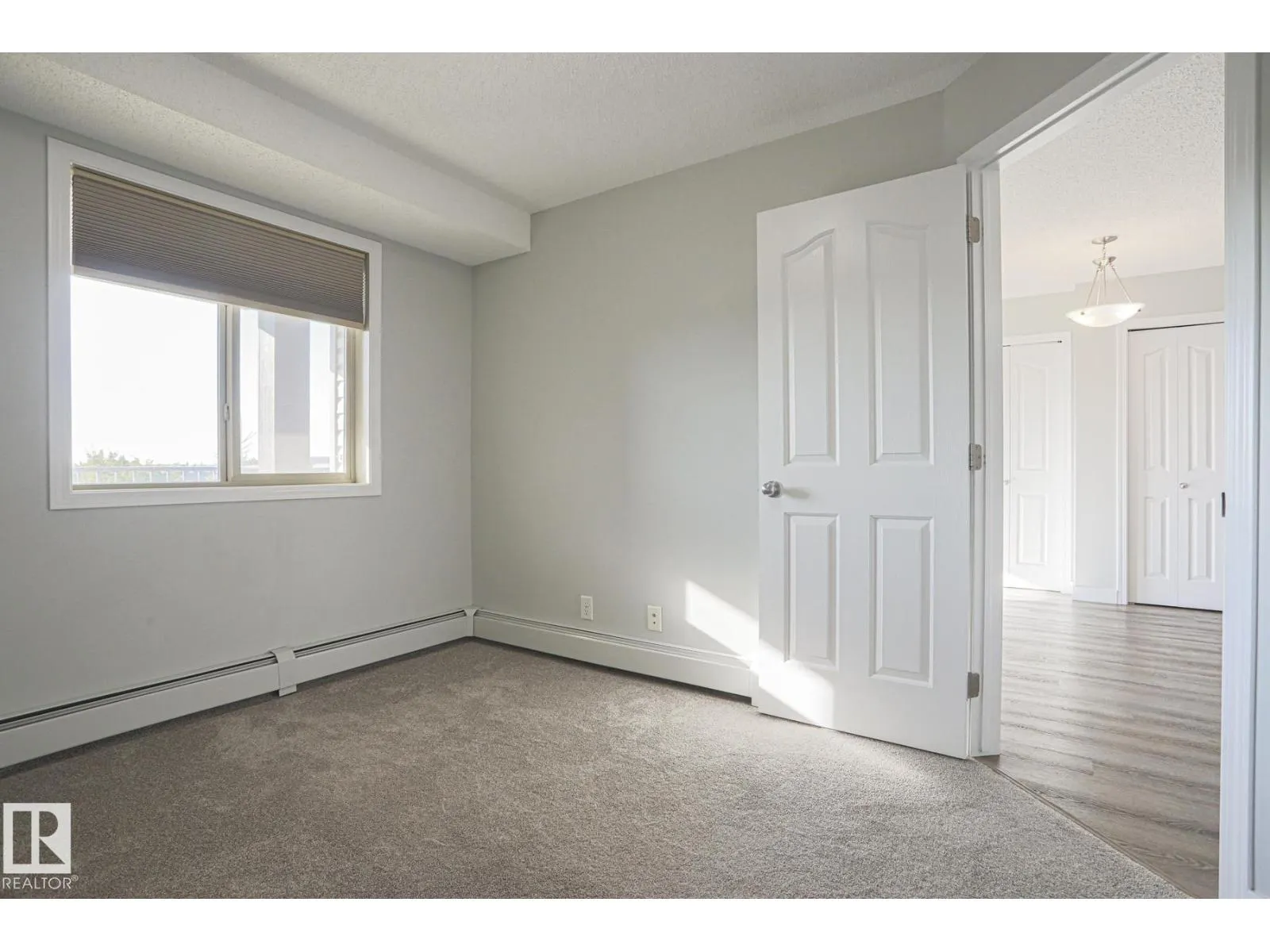 #314 11808 22 AV SW SW