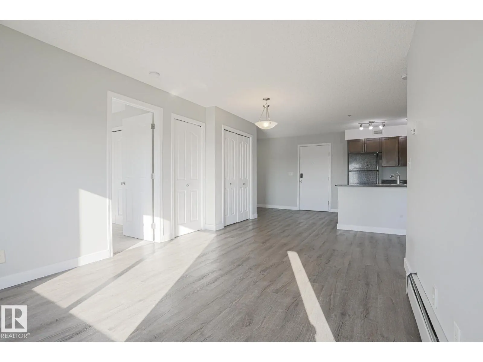 #314 11808 22 AV SW SW