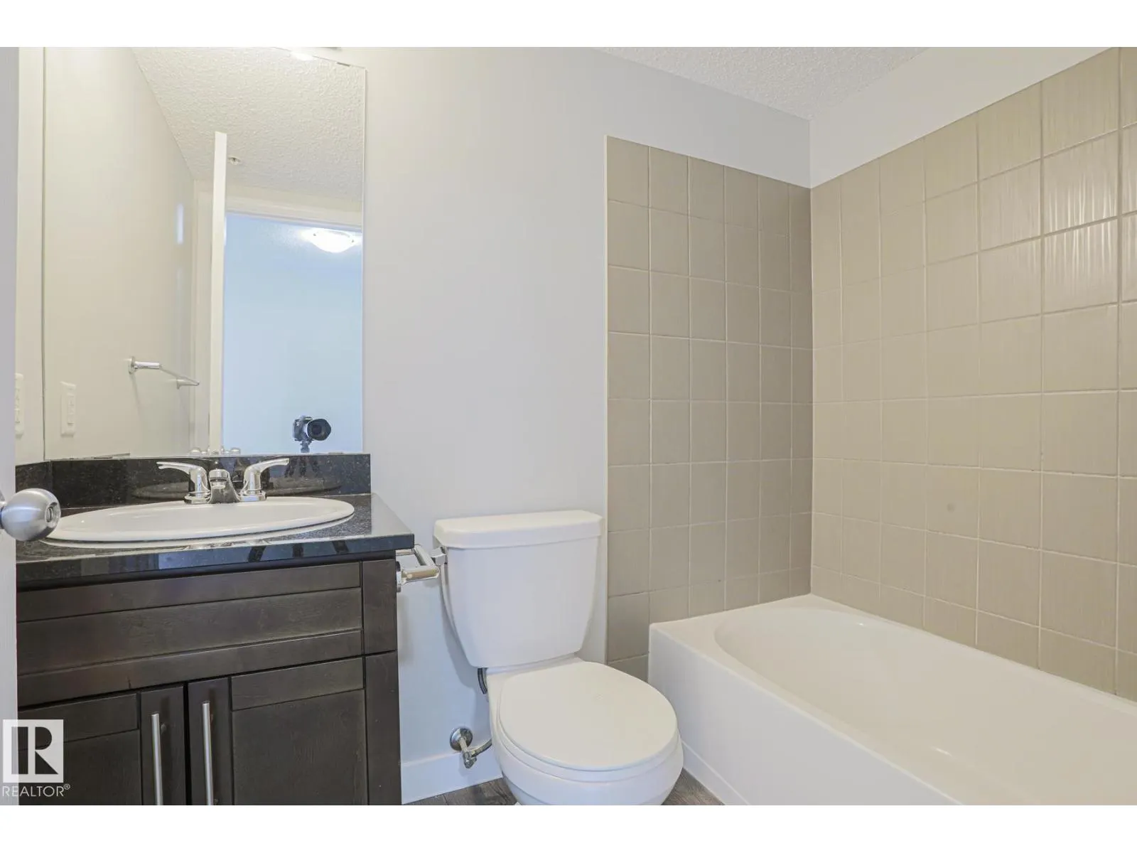 #314 11808 22 AV SW SW