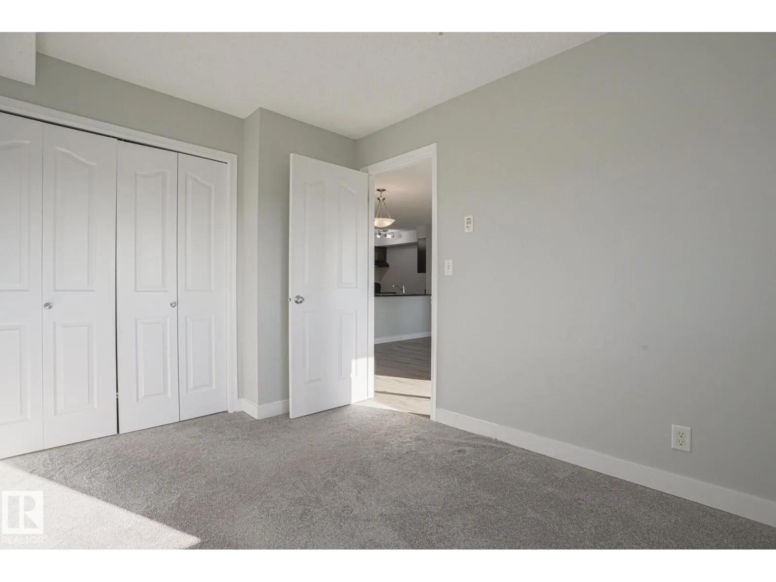#314 11808 22 AV SW SW