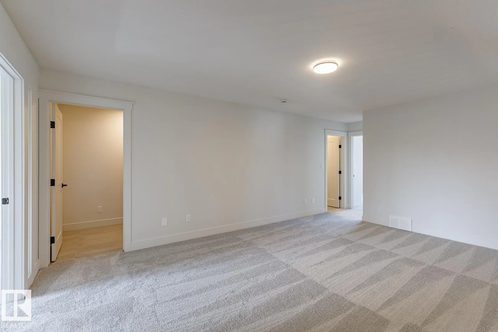 15679 18 AV SW