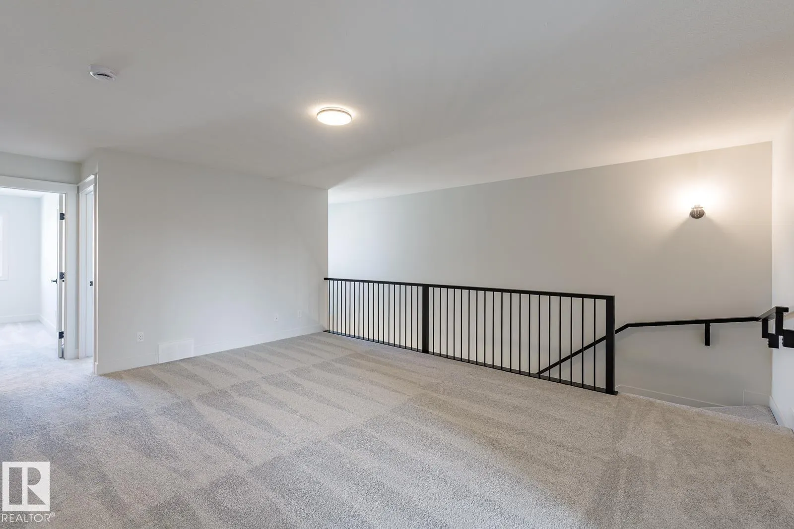 15679 18 AV SW