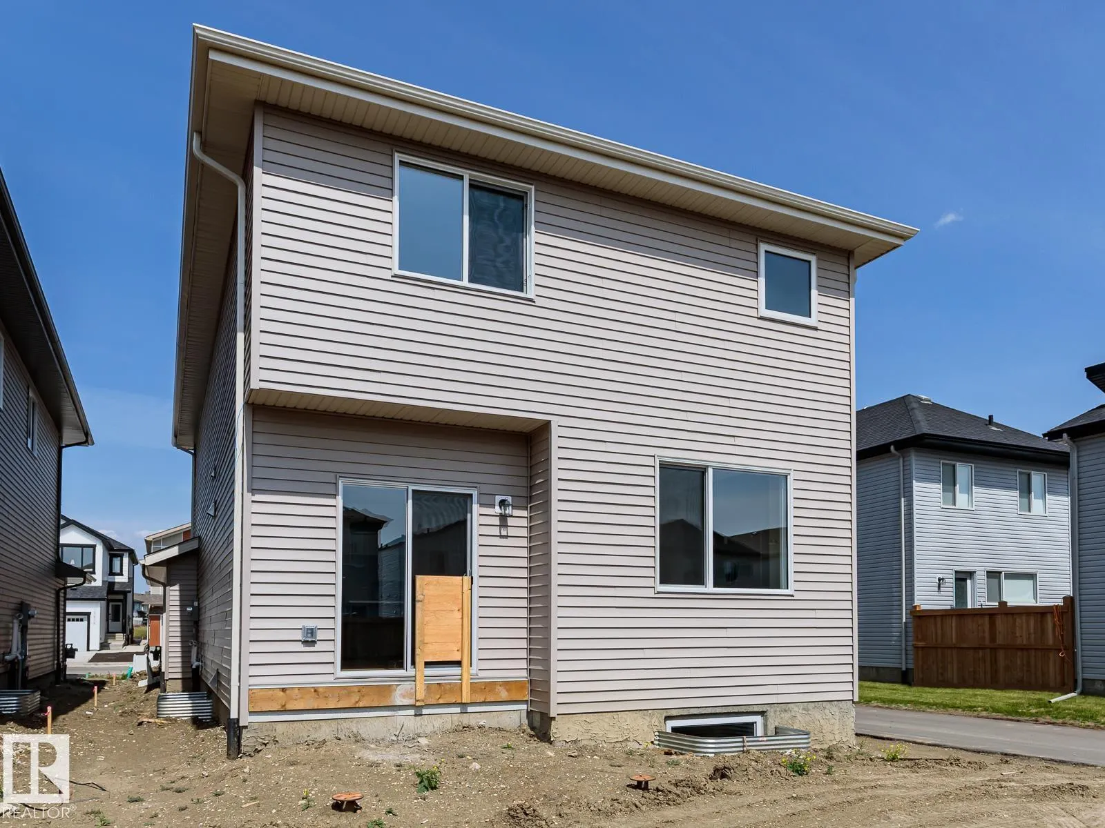 15679 18 AV SW