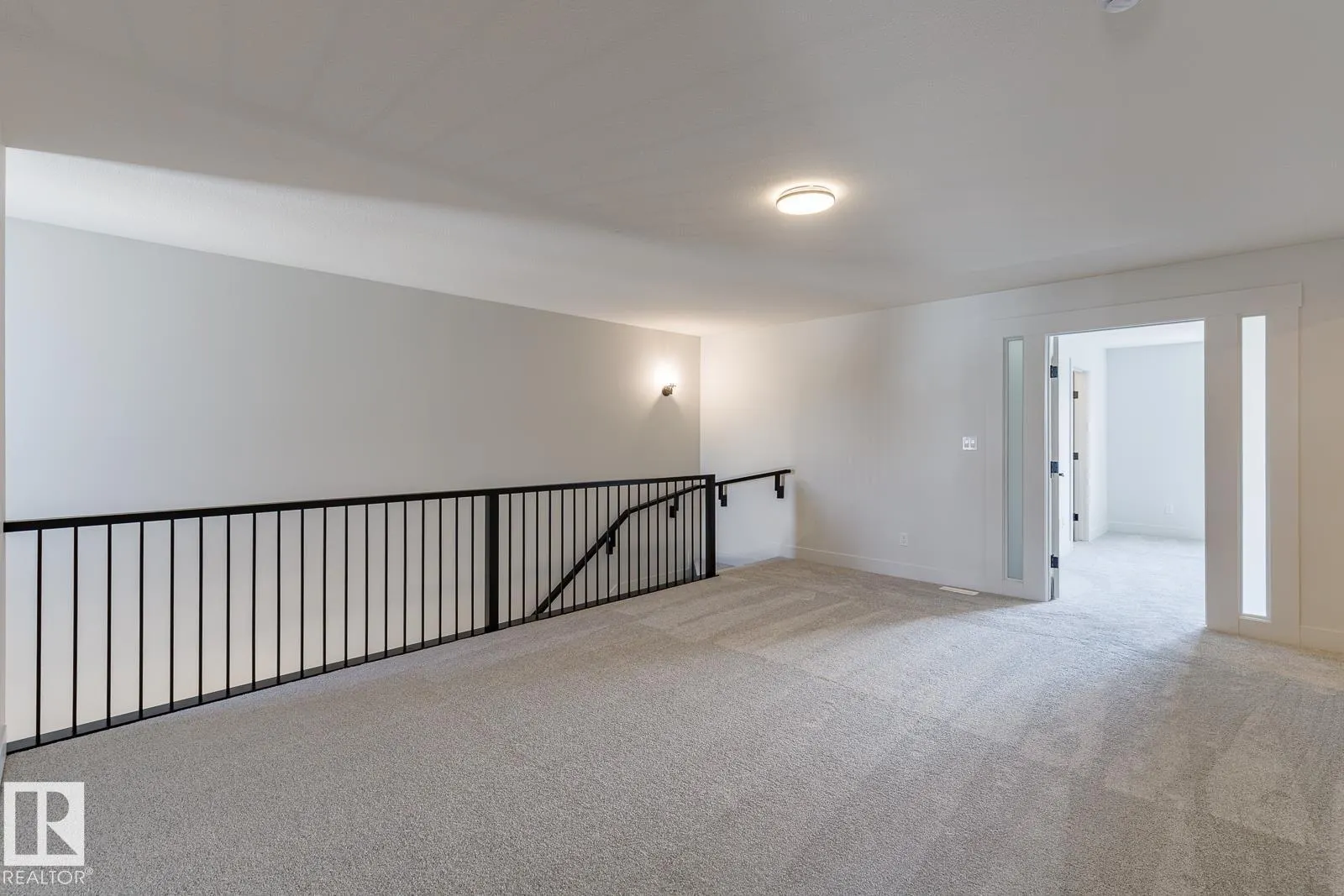 15679 18 AV SW