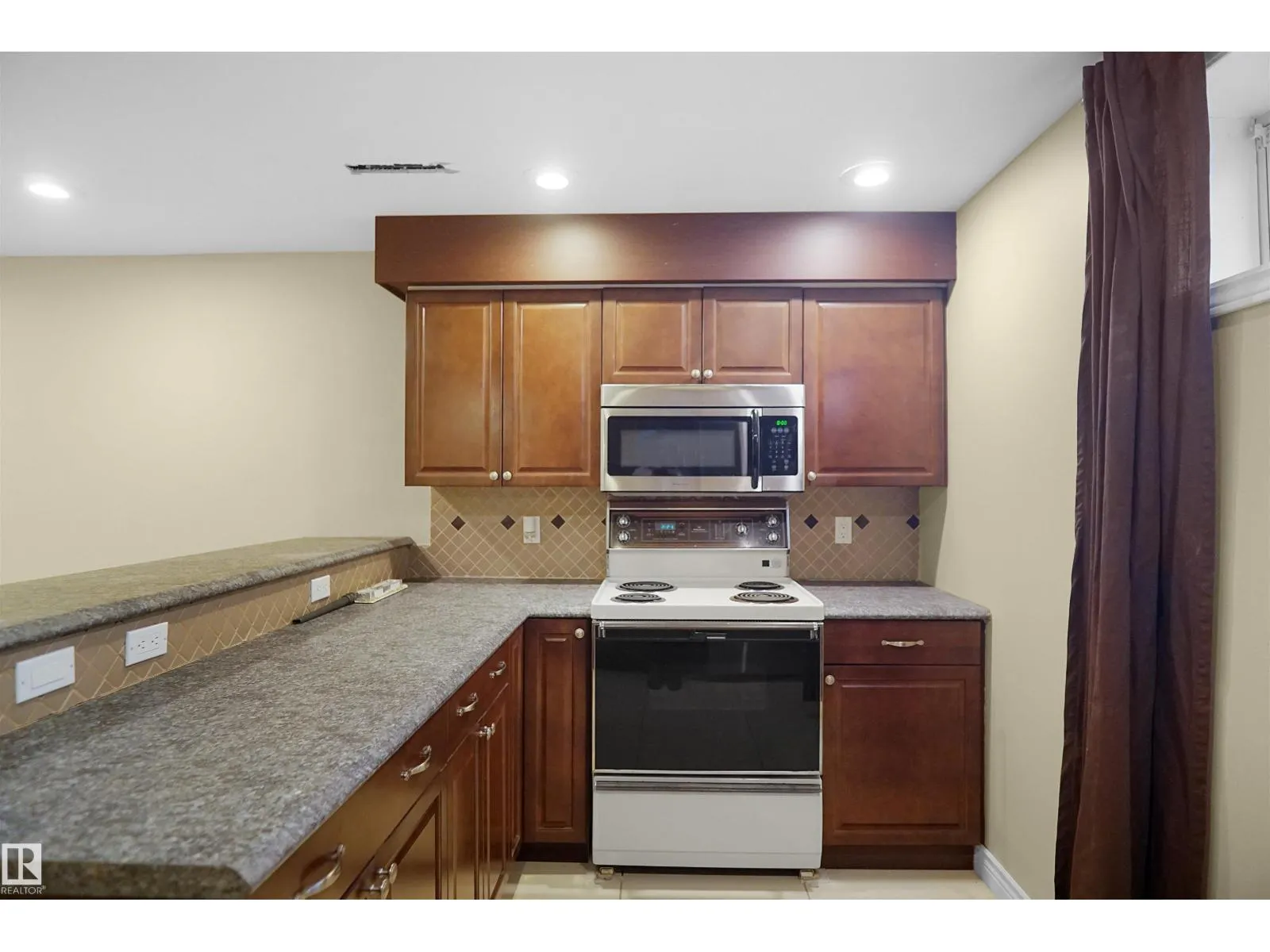 12815 79 ST NW