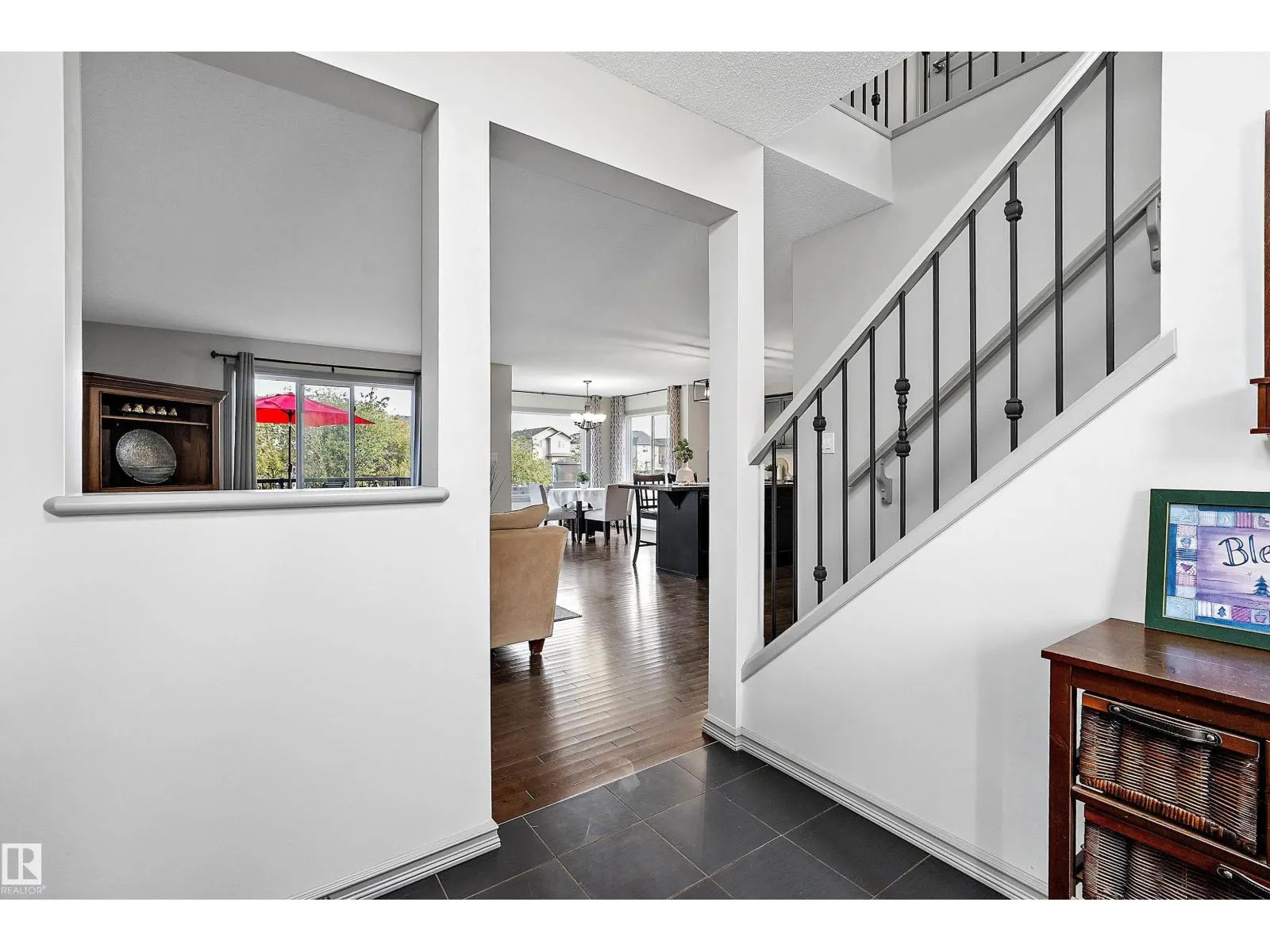 84 SELKIRK PL