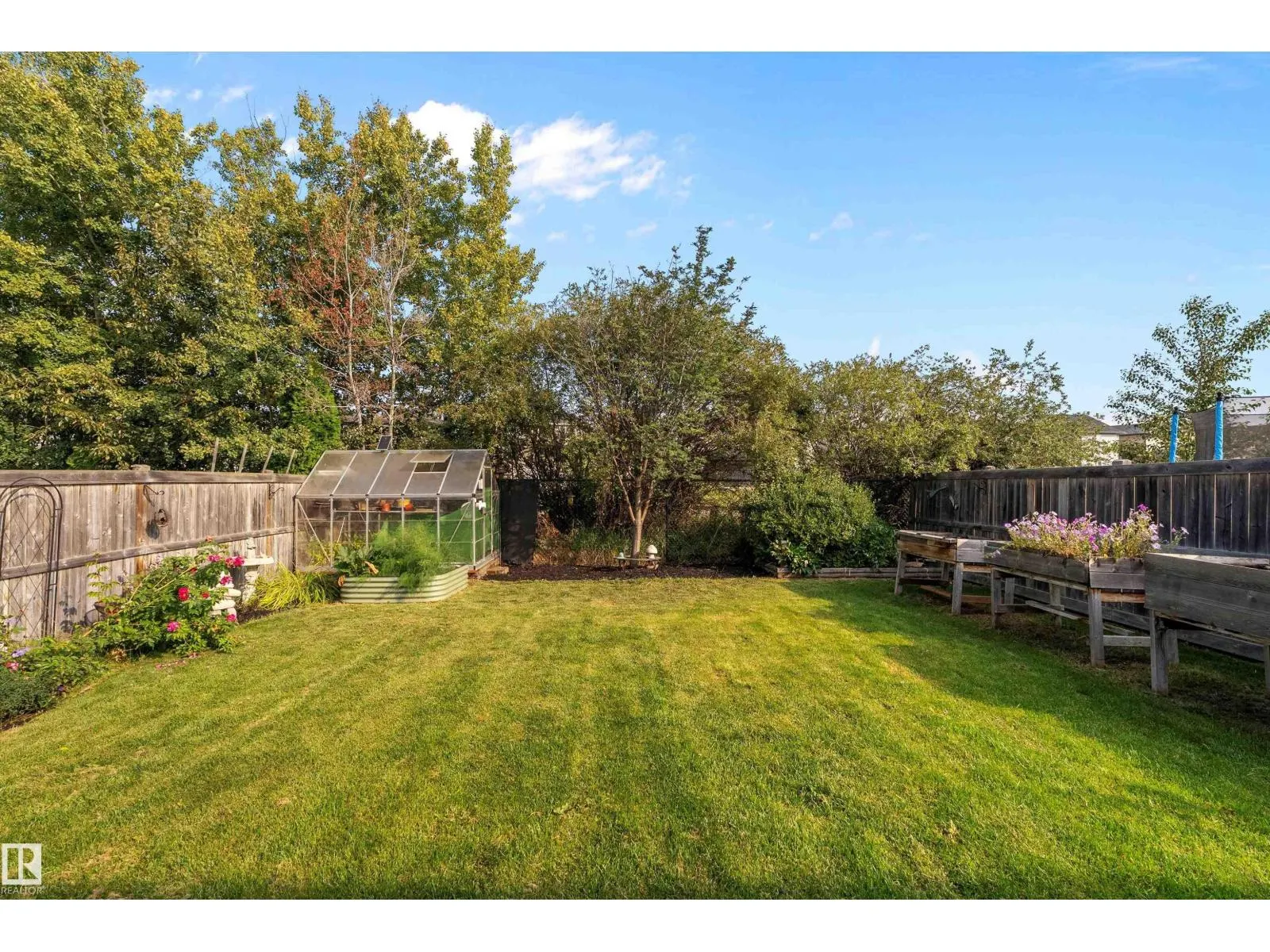 84 SELKIRK PL