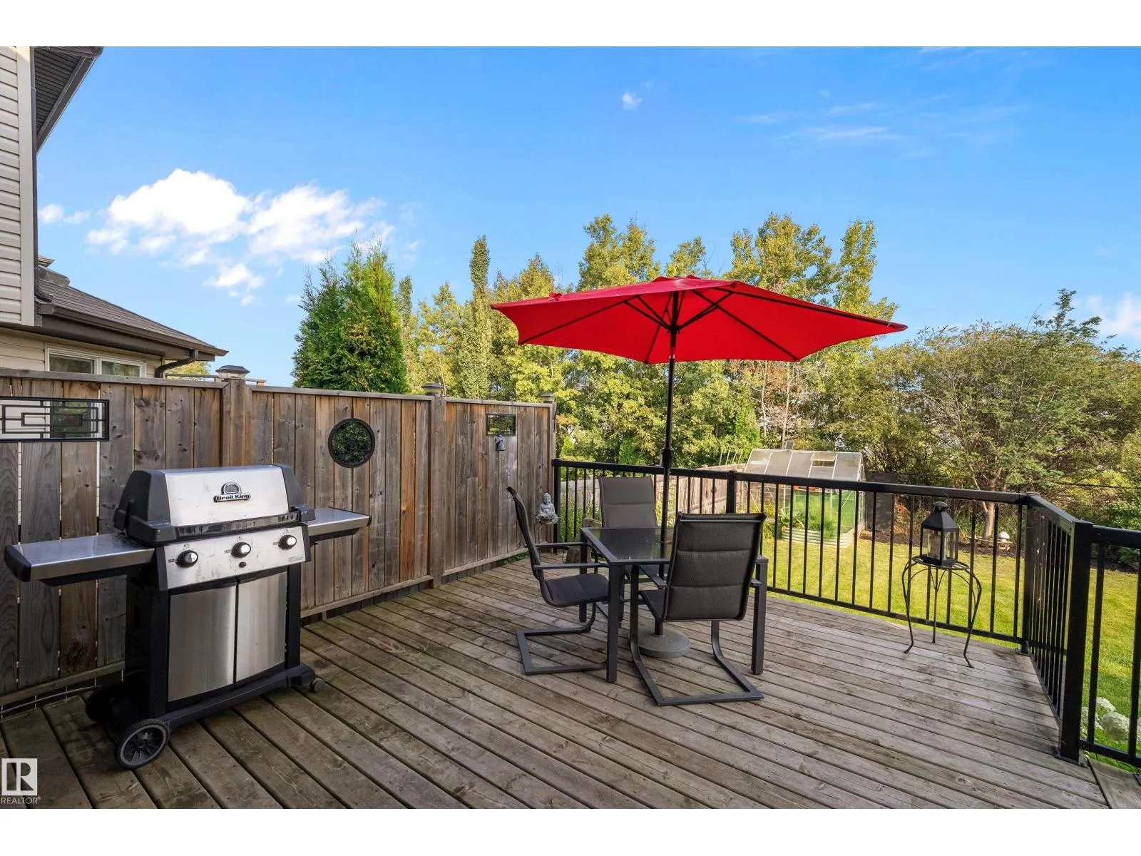 84 SELKIRK PL