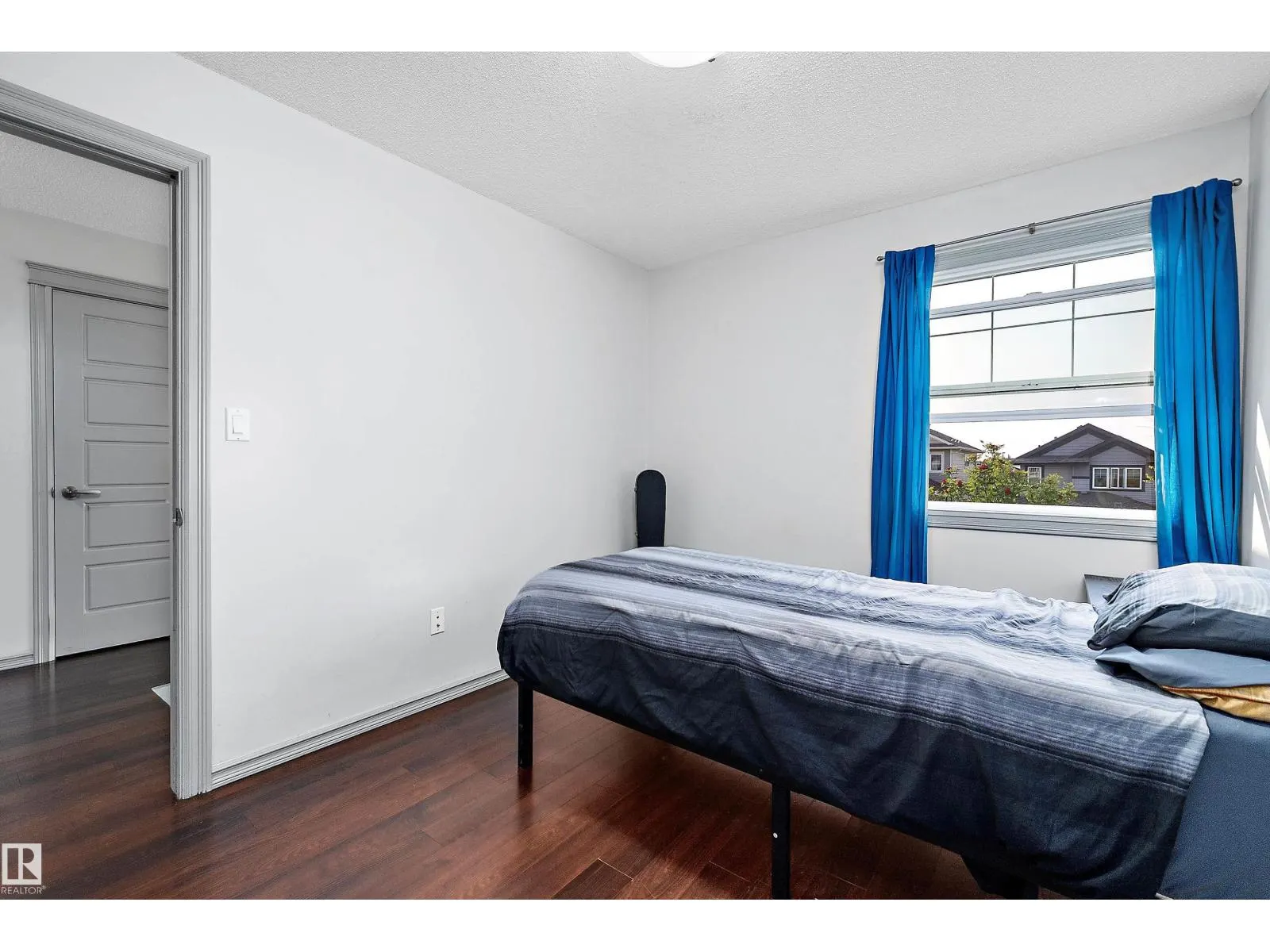 84 SELKIRK PL