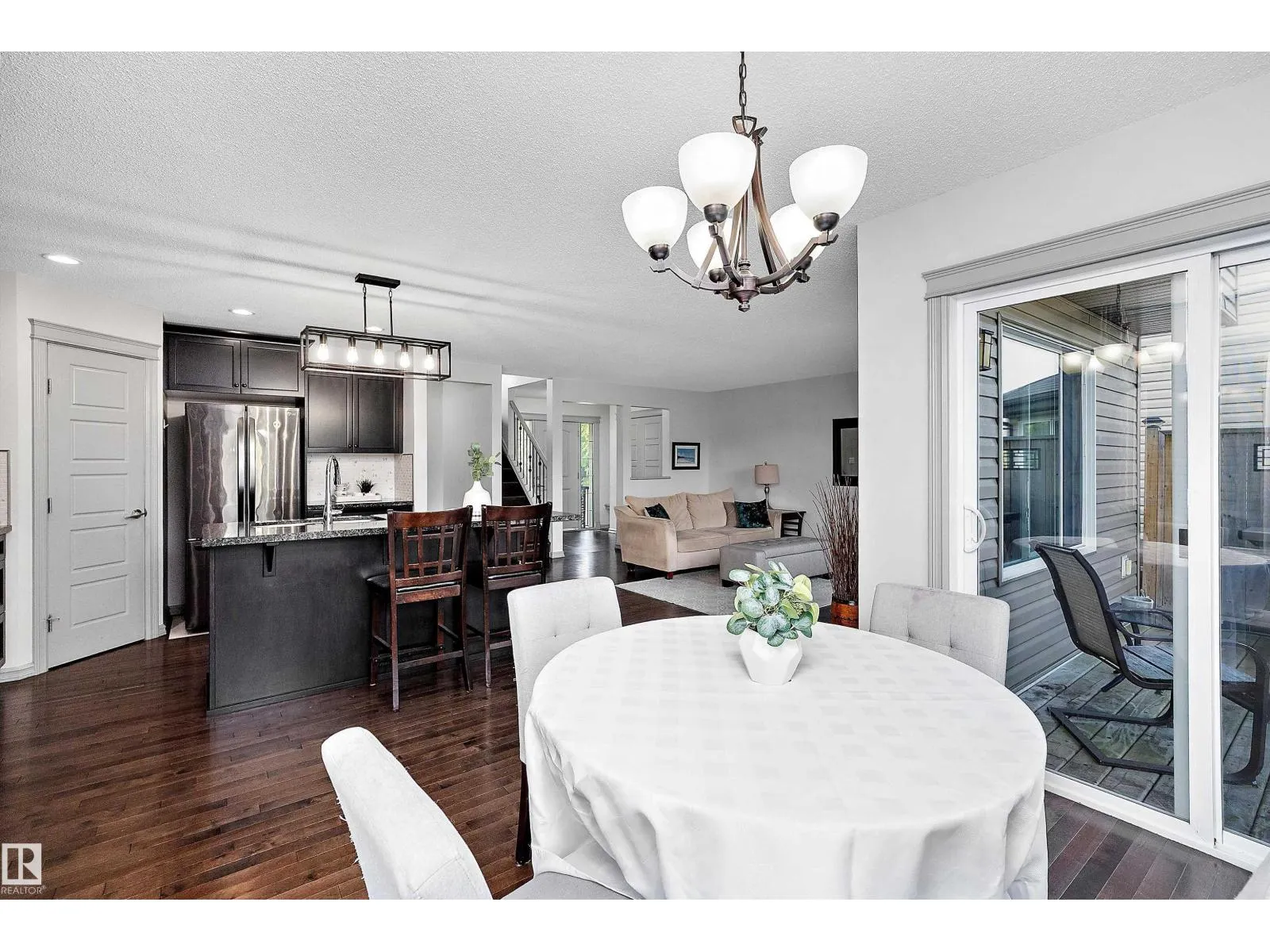 84 SELKIRK PL