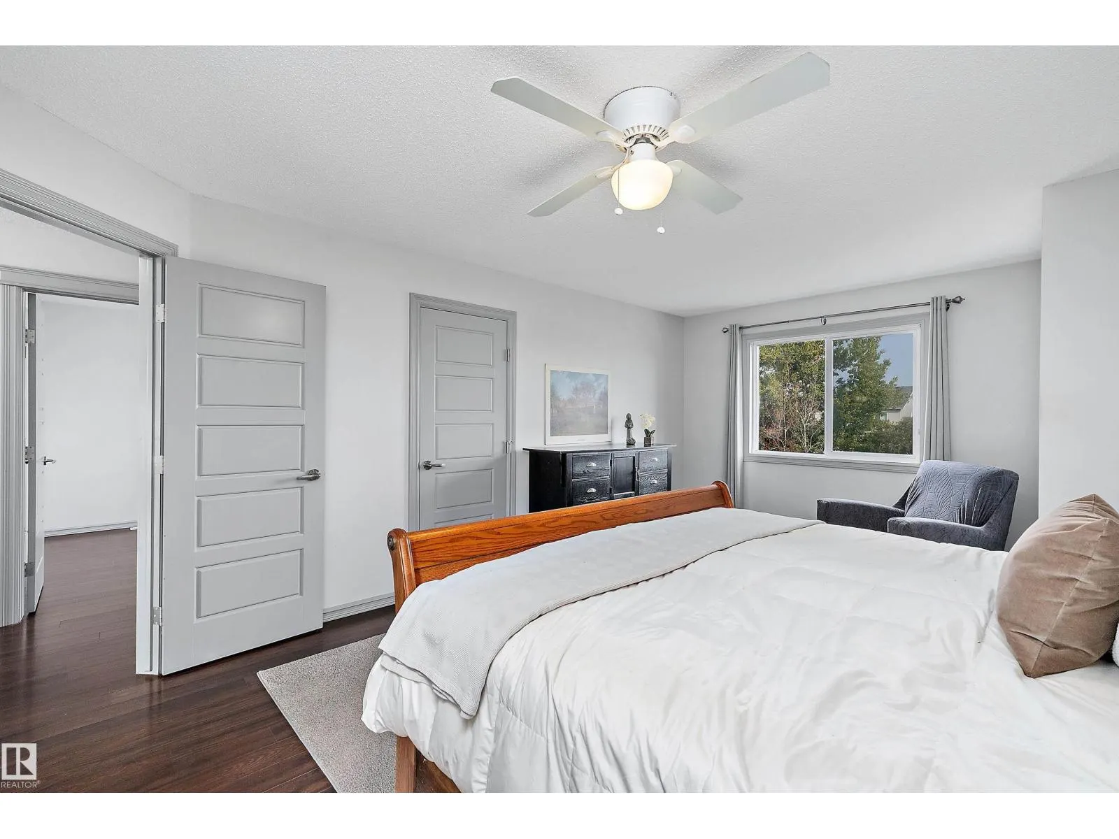 84 SELKIRK PL