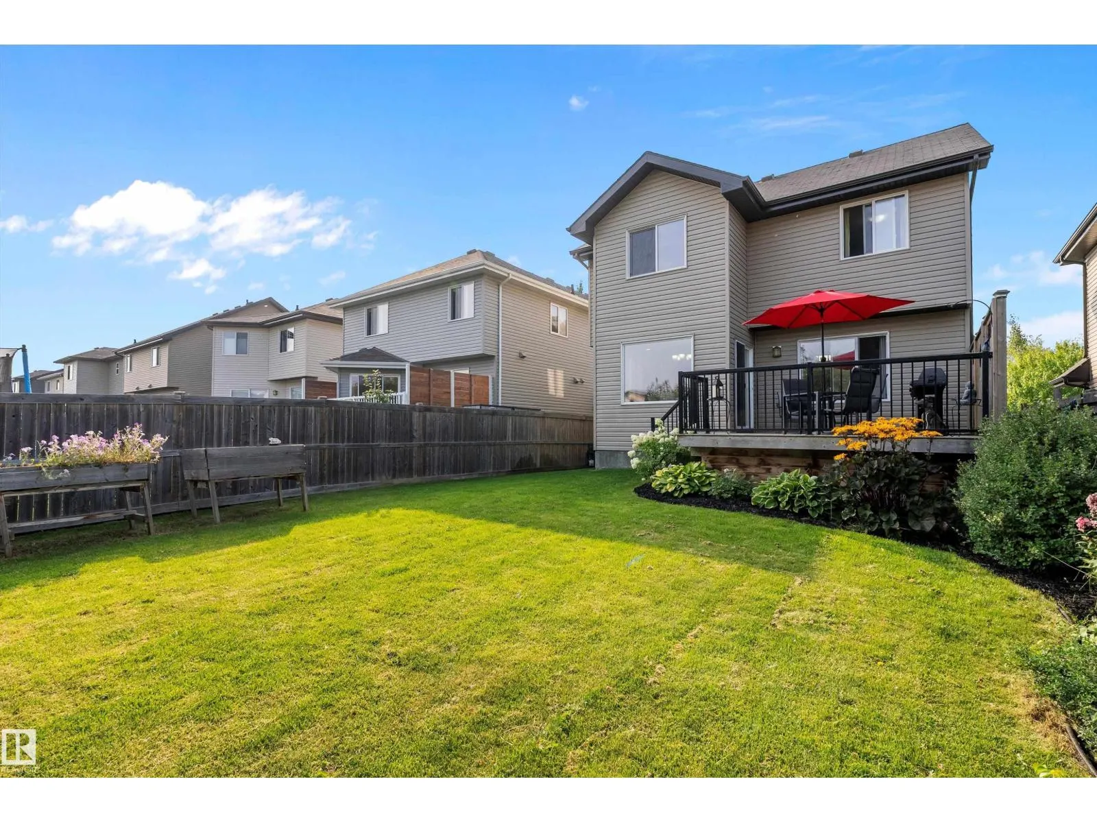 84 SELKIRK PL