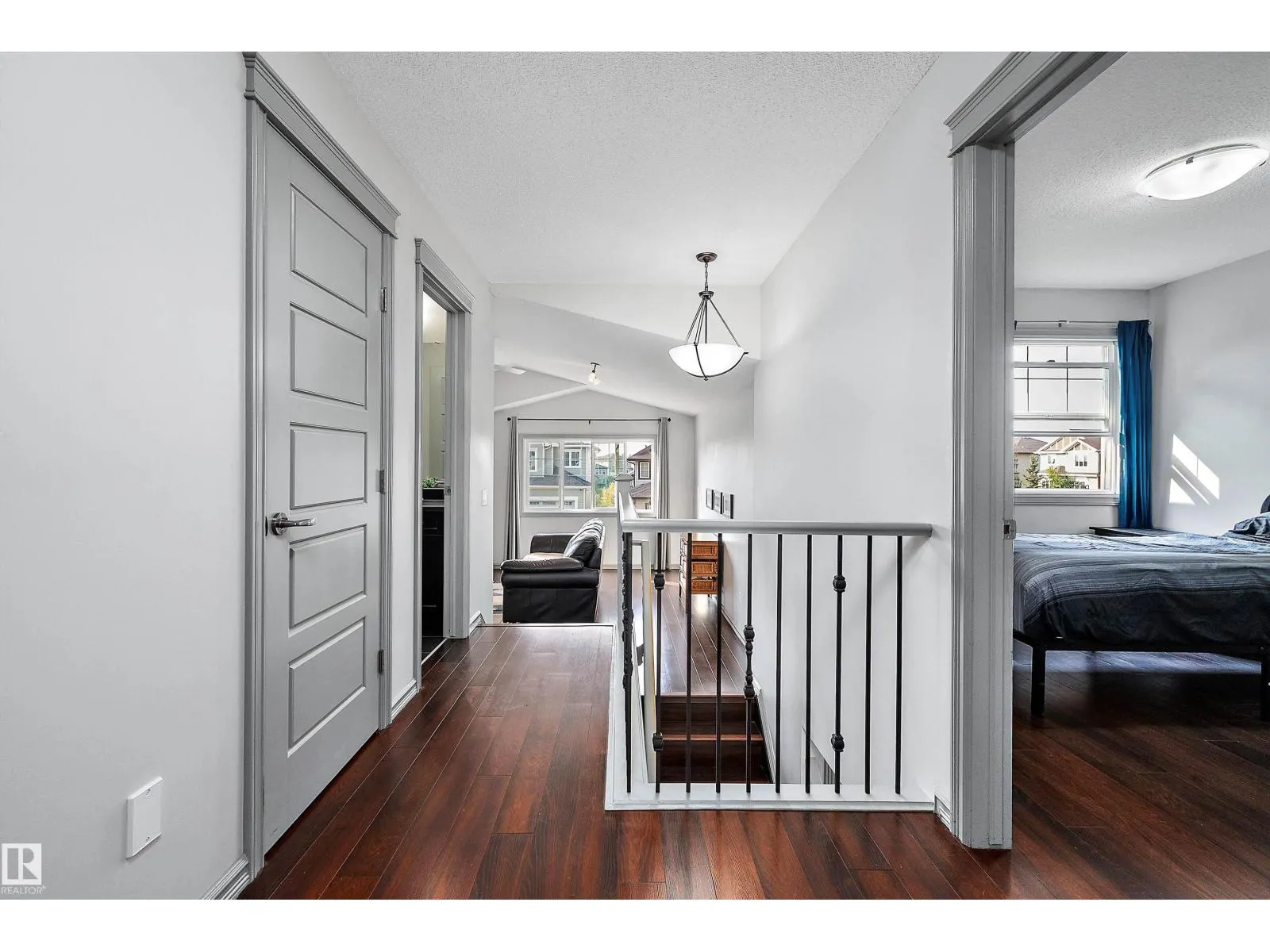 84 SELKIRK PL