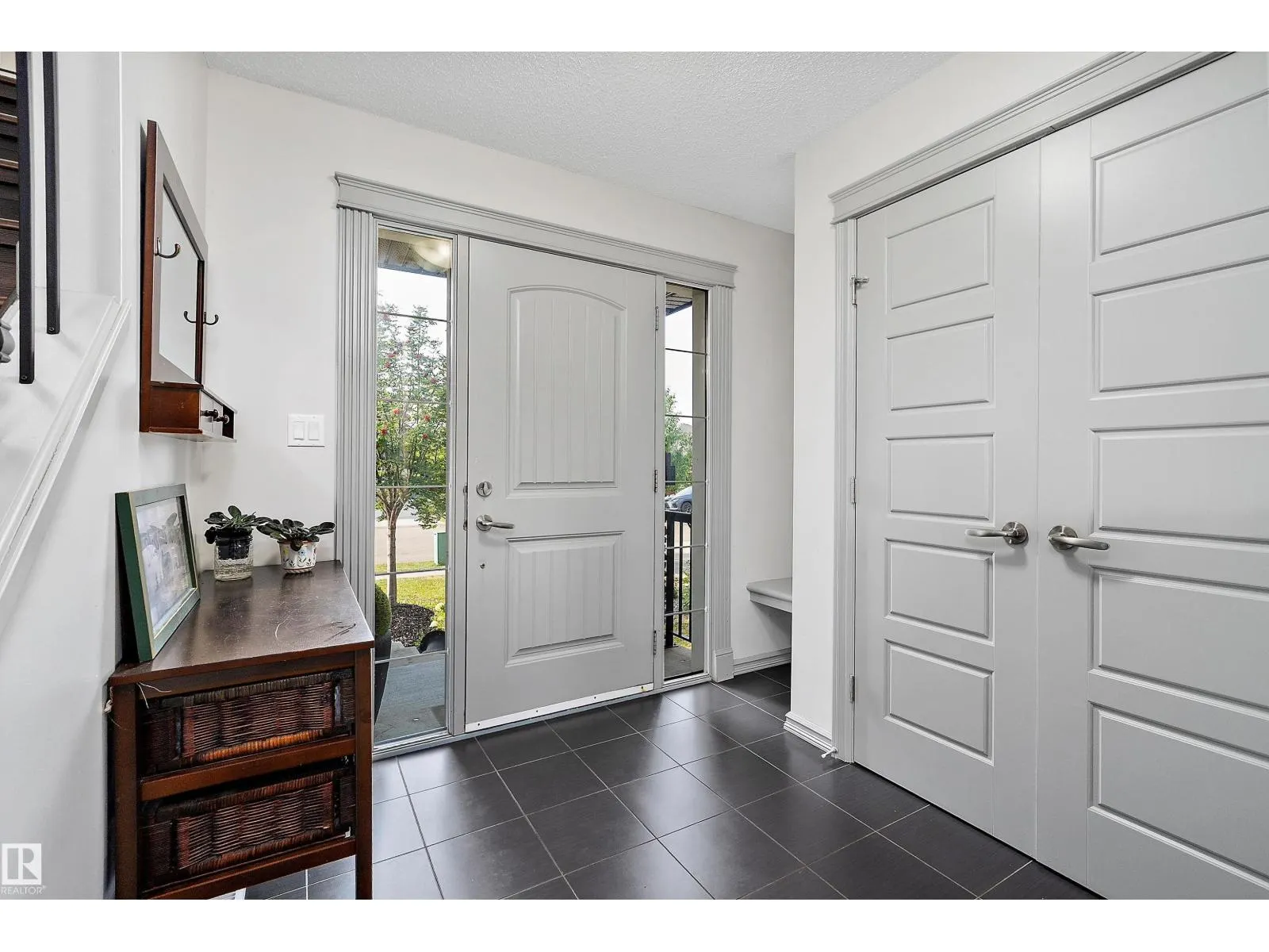 84 SELKIRK PL