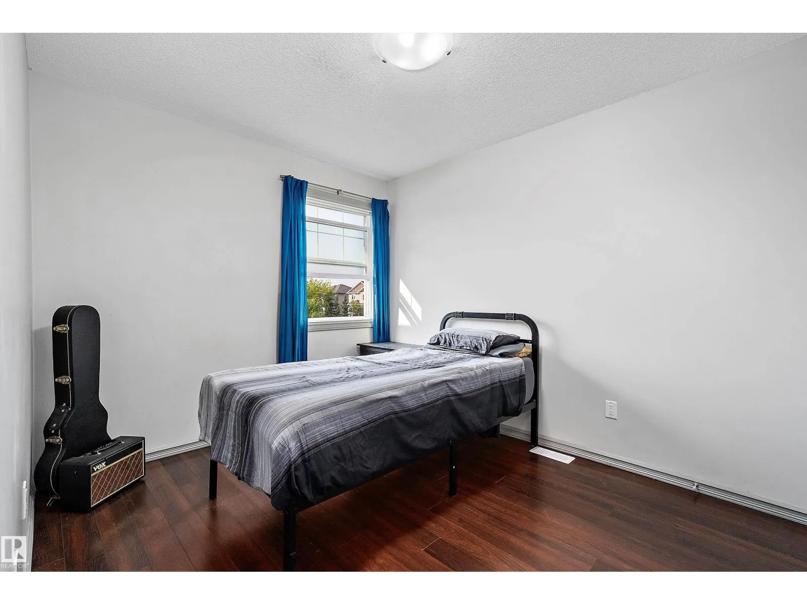 84 SELKIRK PL