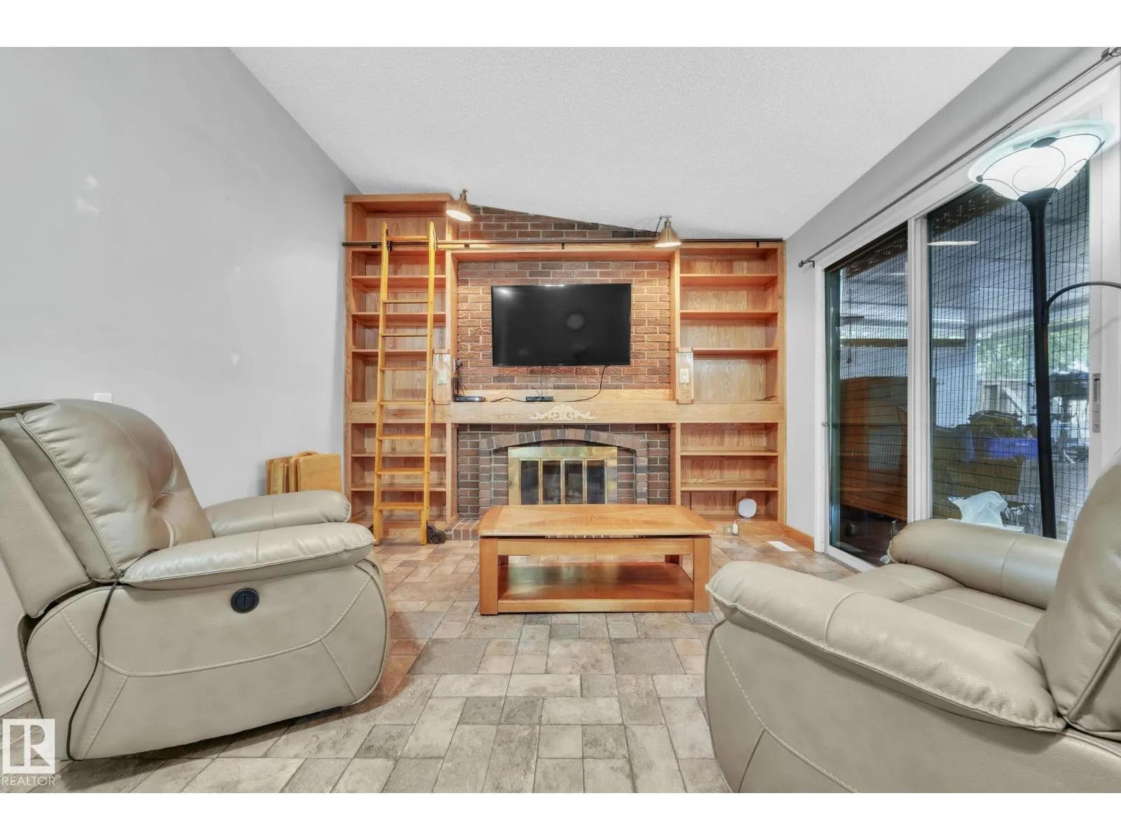 25 BEAVERBROOK CR