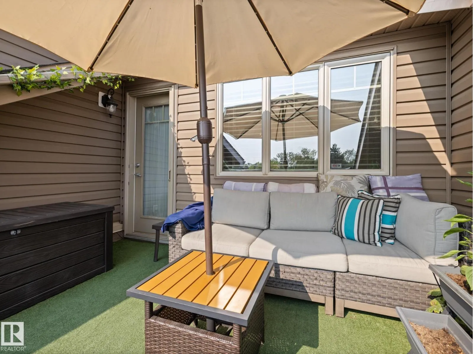 #6 10240 90 ST NW
