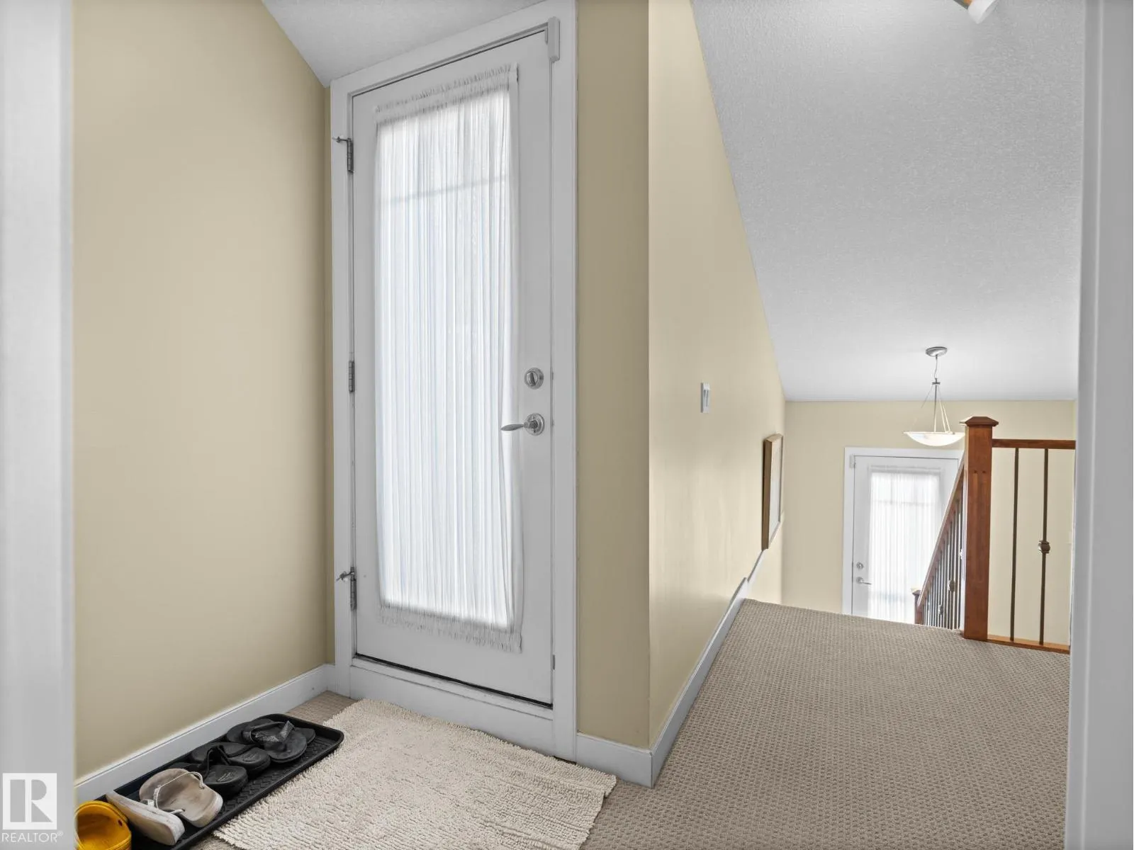 #6 10240 90 ST NW