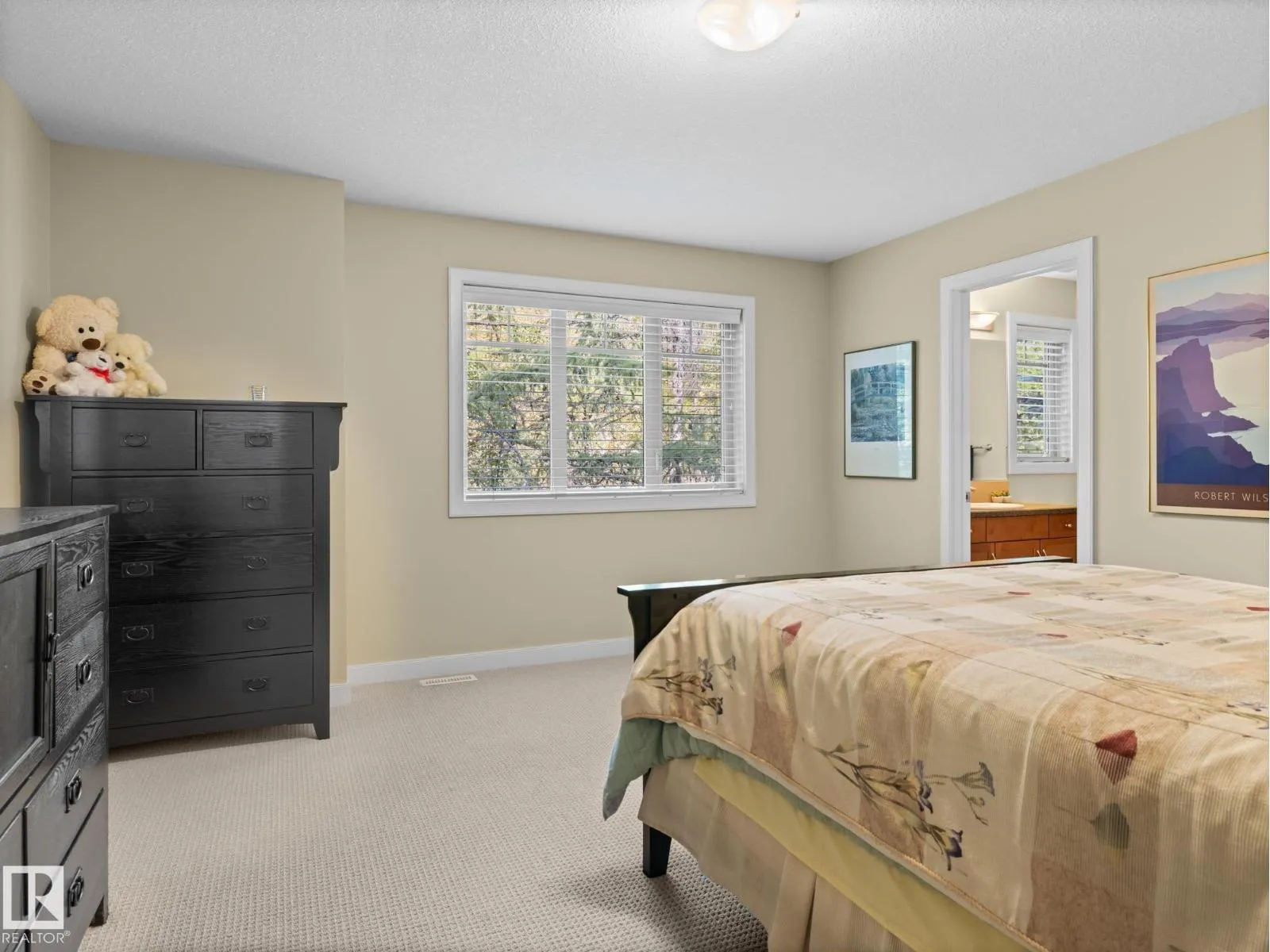 #6 10240 90 ST NW