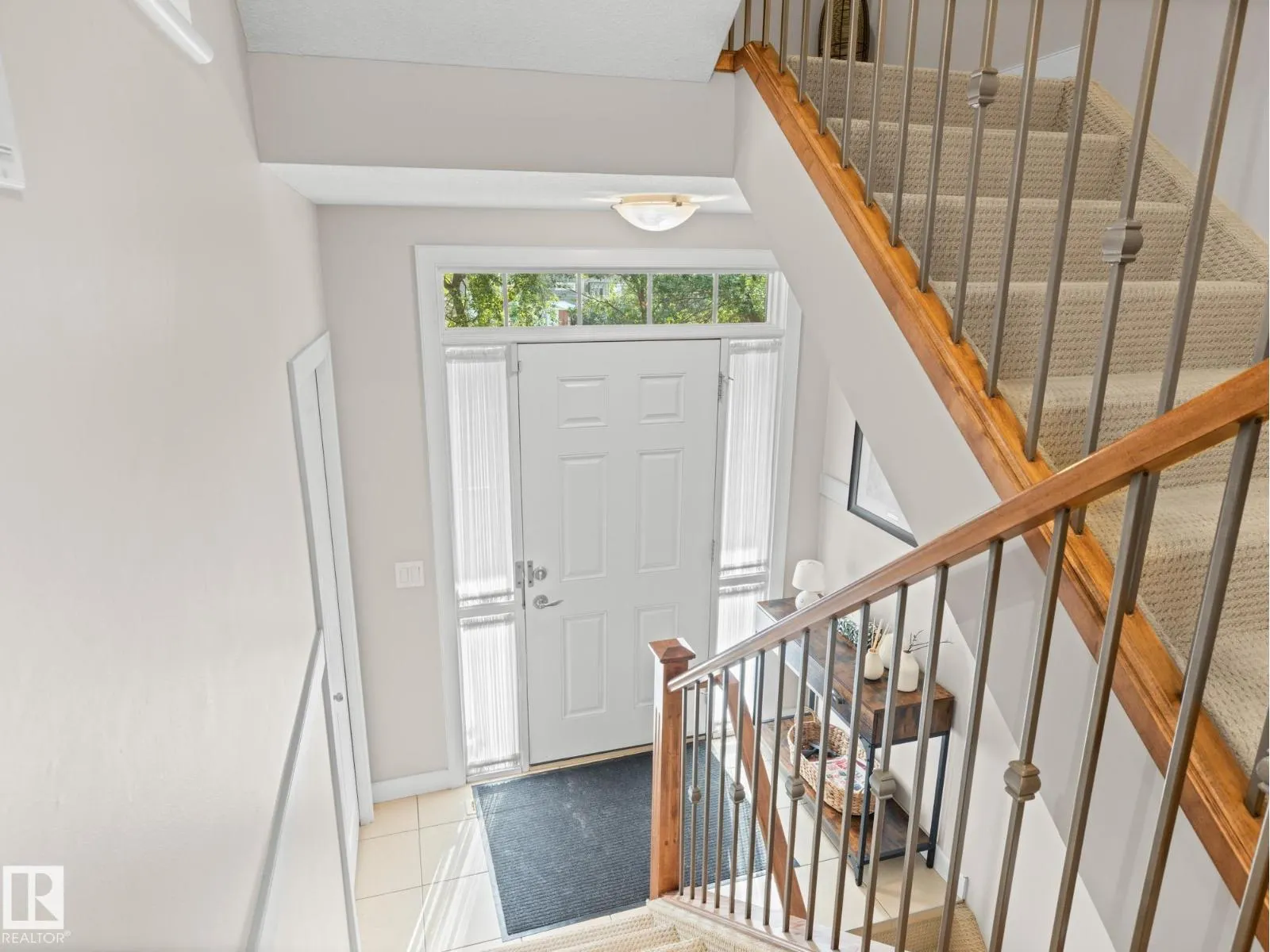 #6 10240 90 ST NW