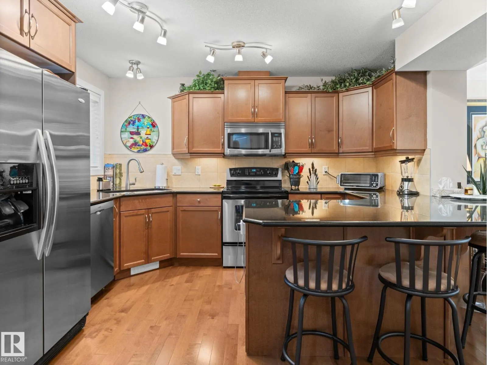 #6 10240 90 ST NW