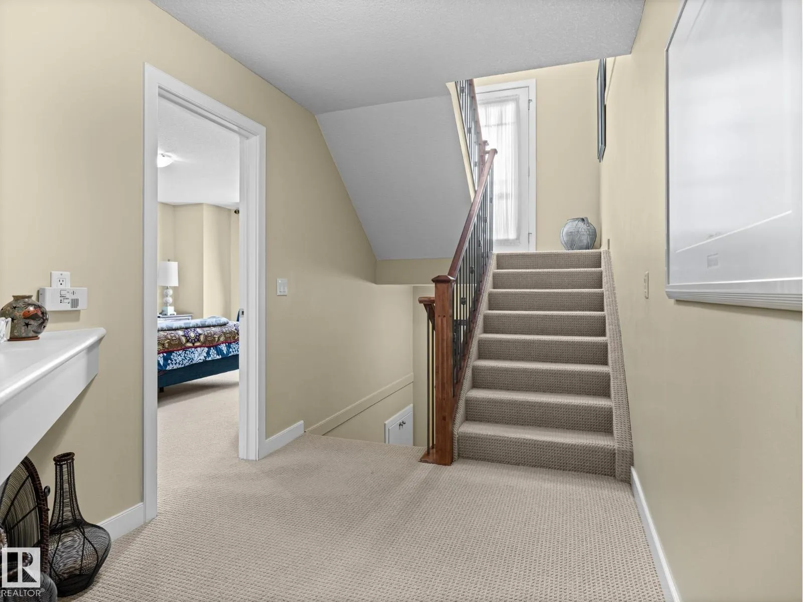 #6 10240 90 ST NW
