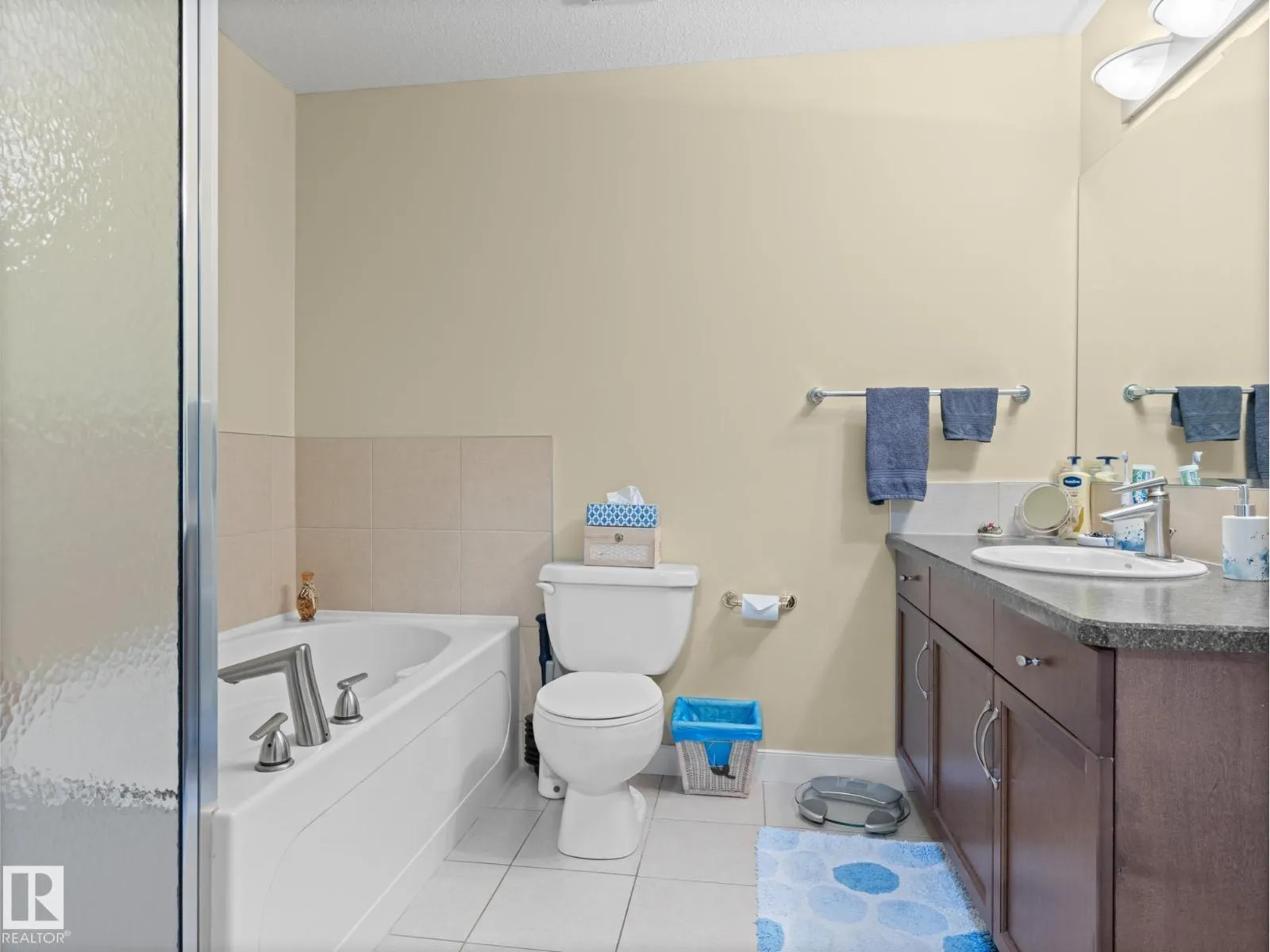 #6 10240 90 ST NW
