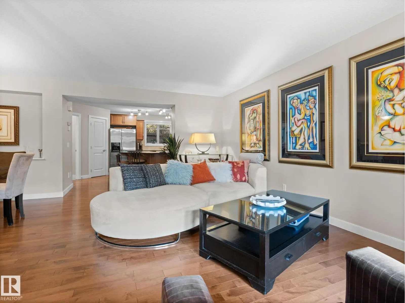 #6 10240 90 ST NW
