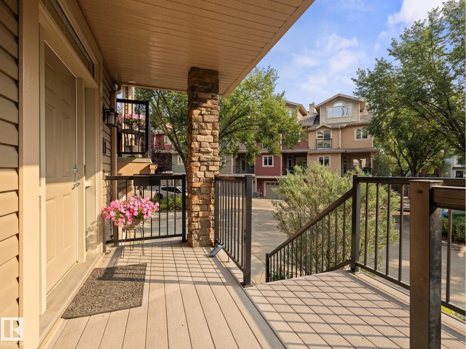 #6 10240 90 ST NW